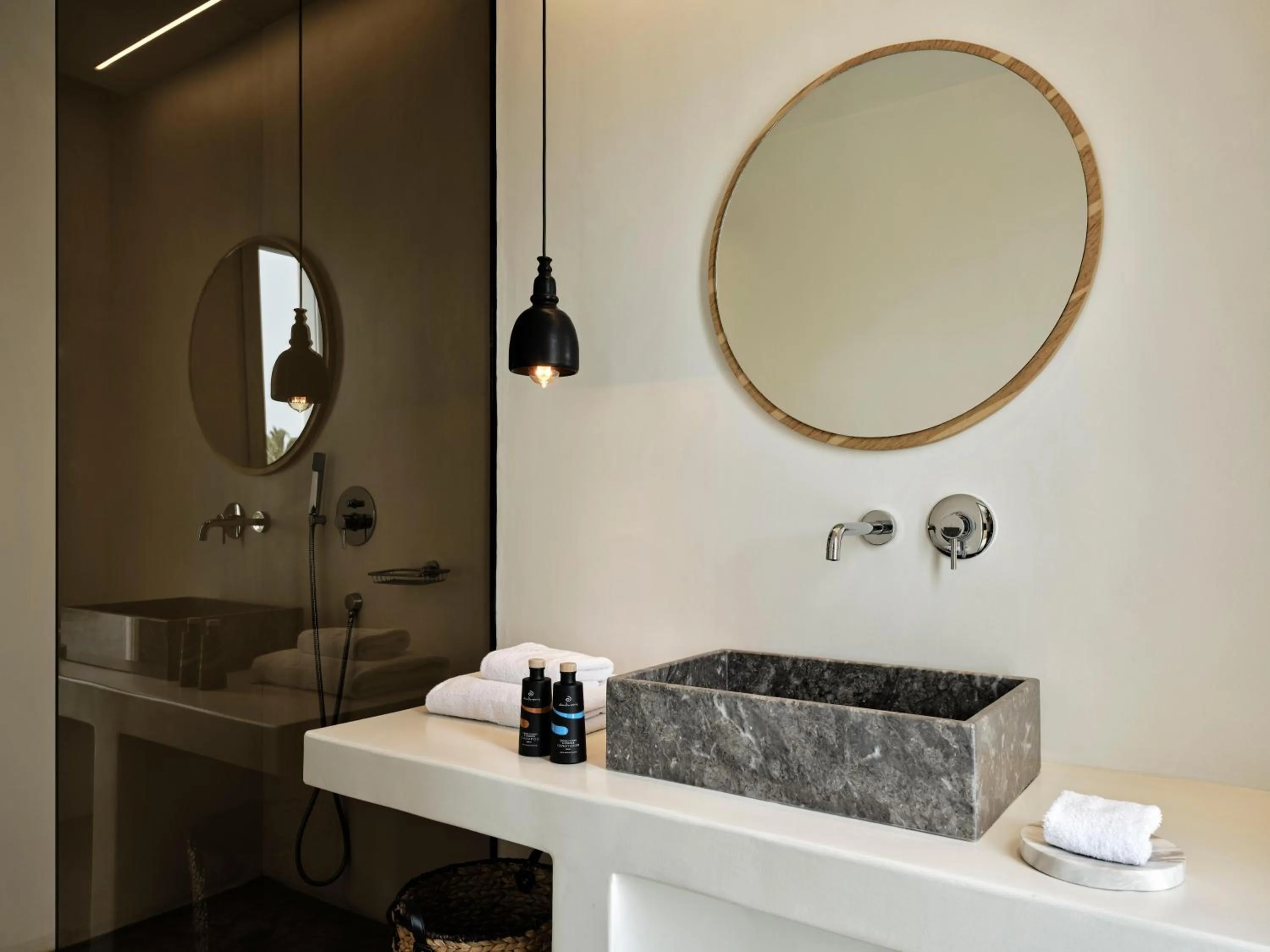 Bathroom in Andronis Arcadia Hotel