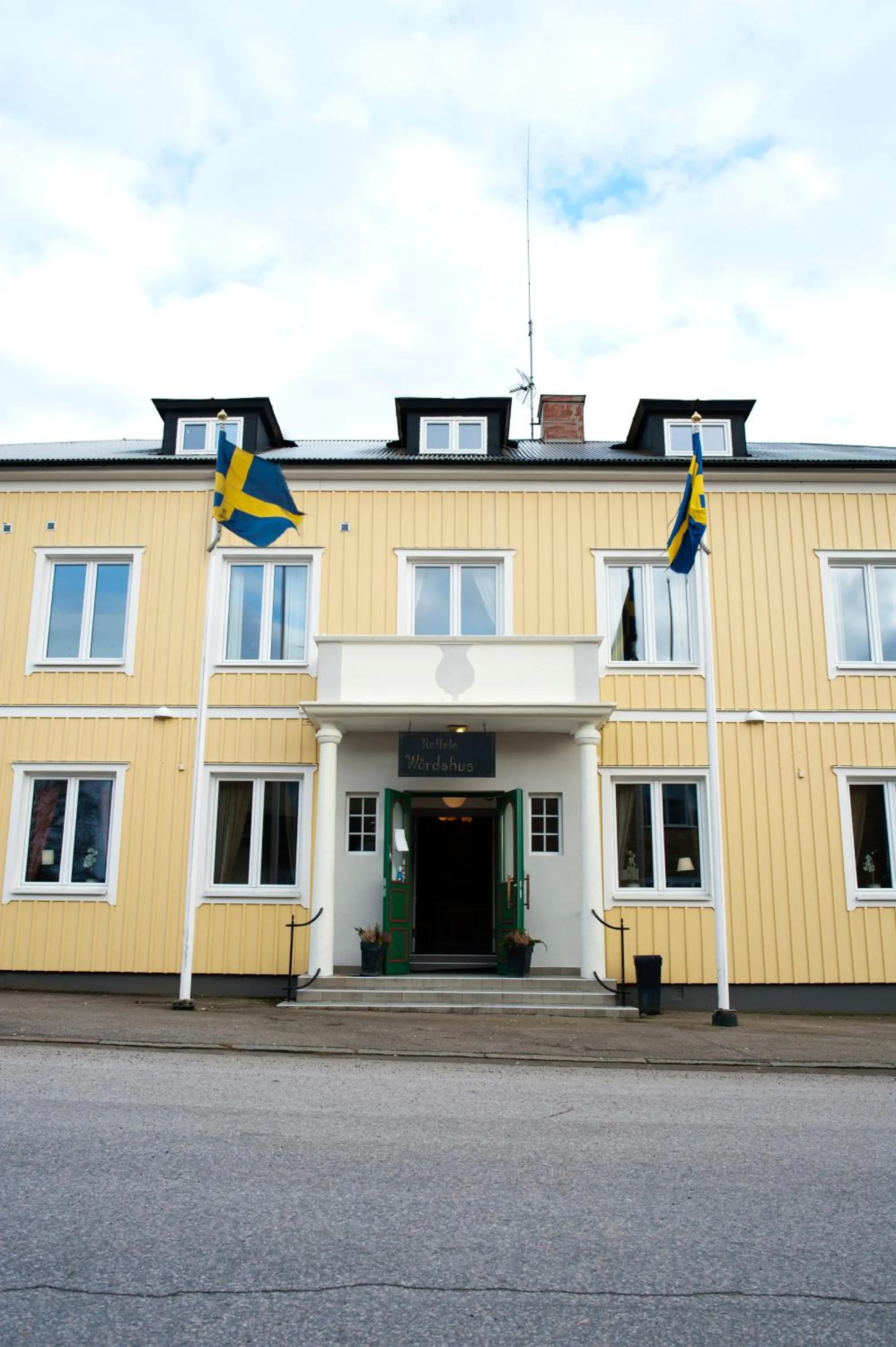 Facade/entrance in Reftele Wardshus