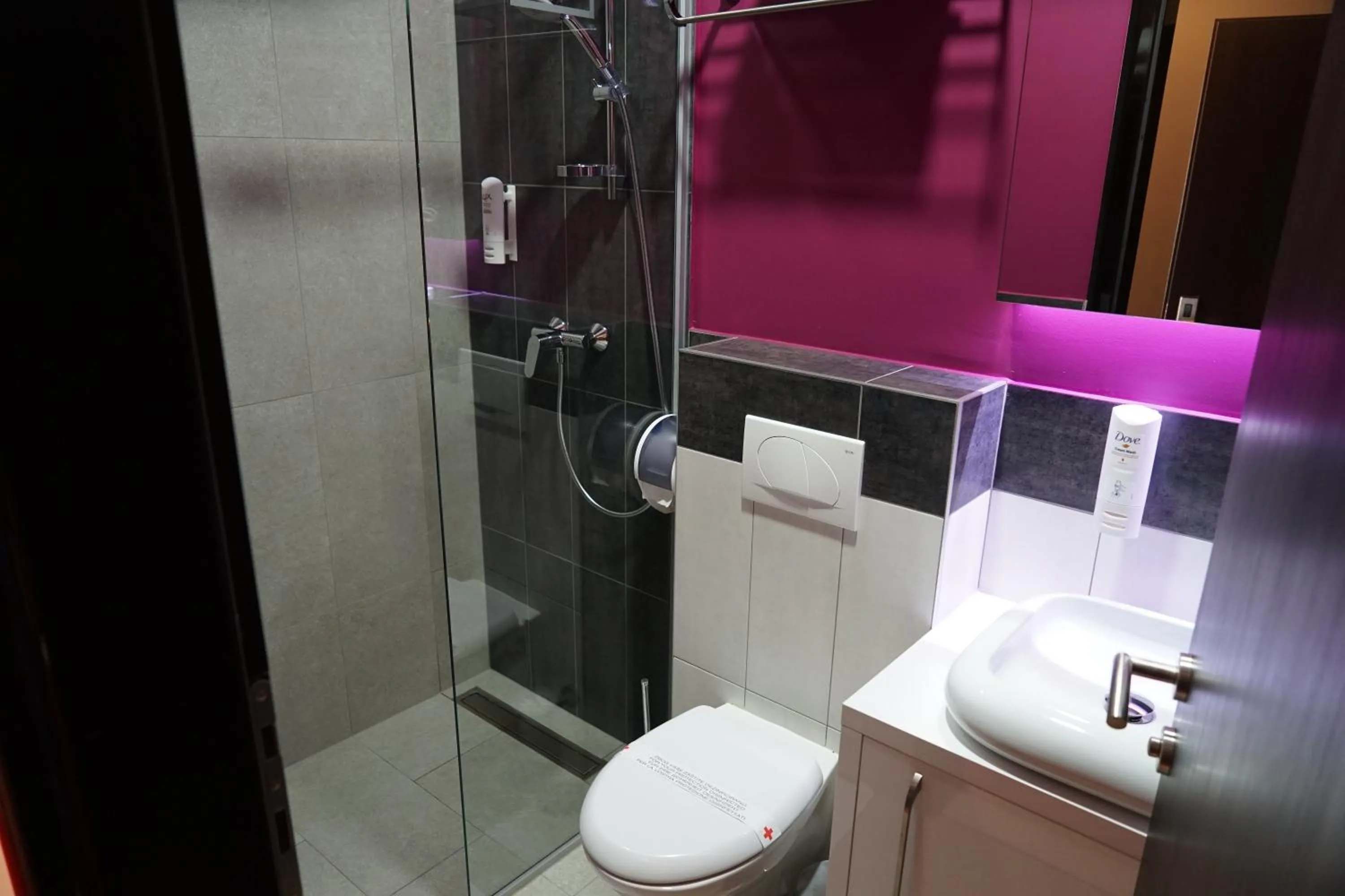 Shower in Hotel Hercegovina