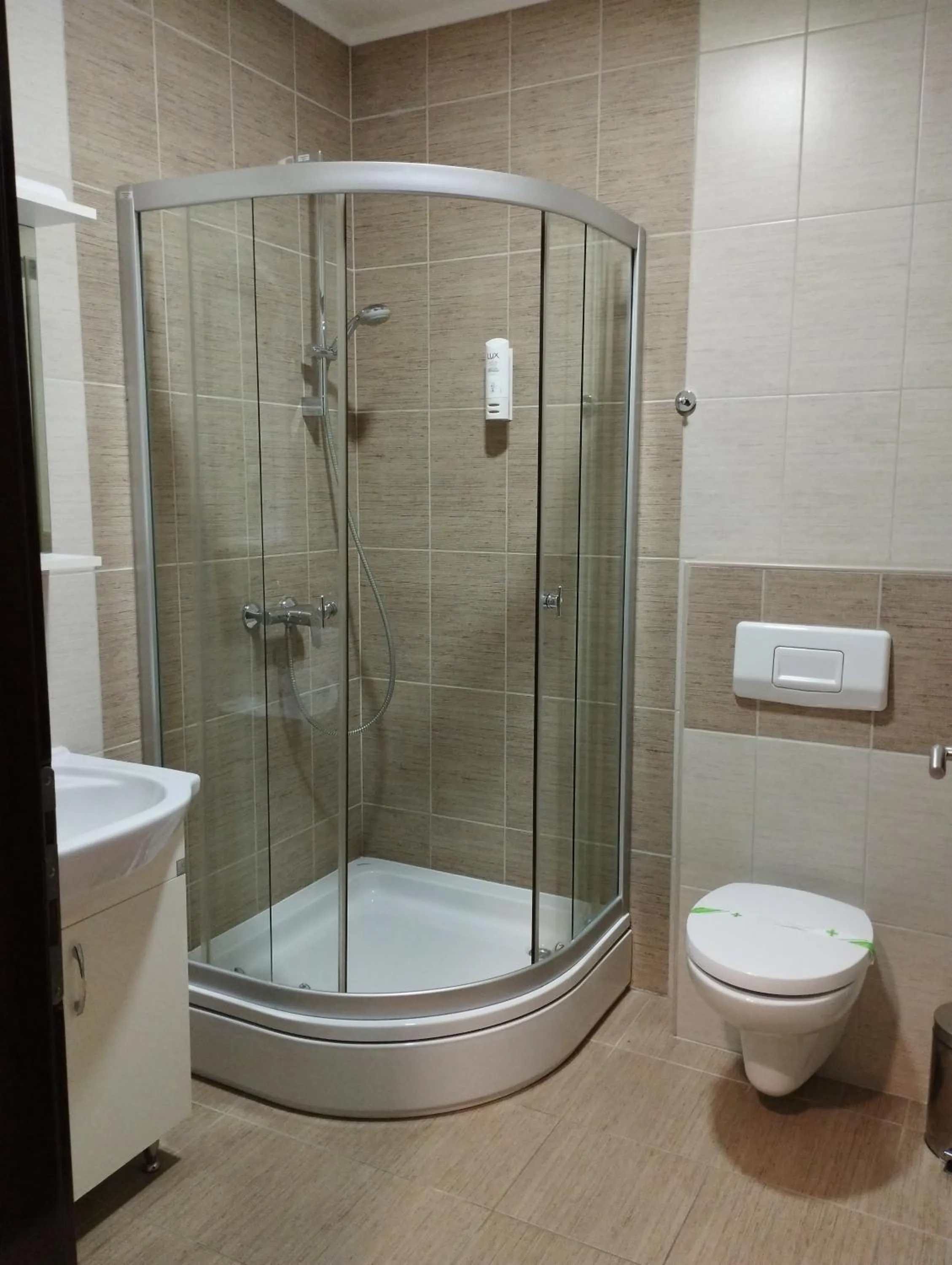 Shower in Hotel Hercegovina
