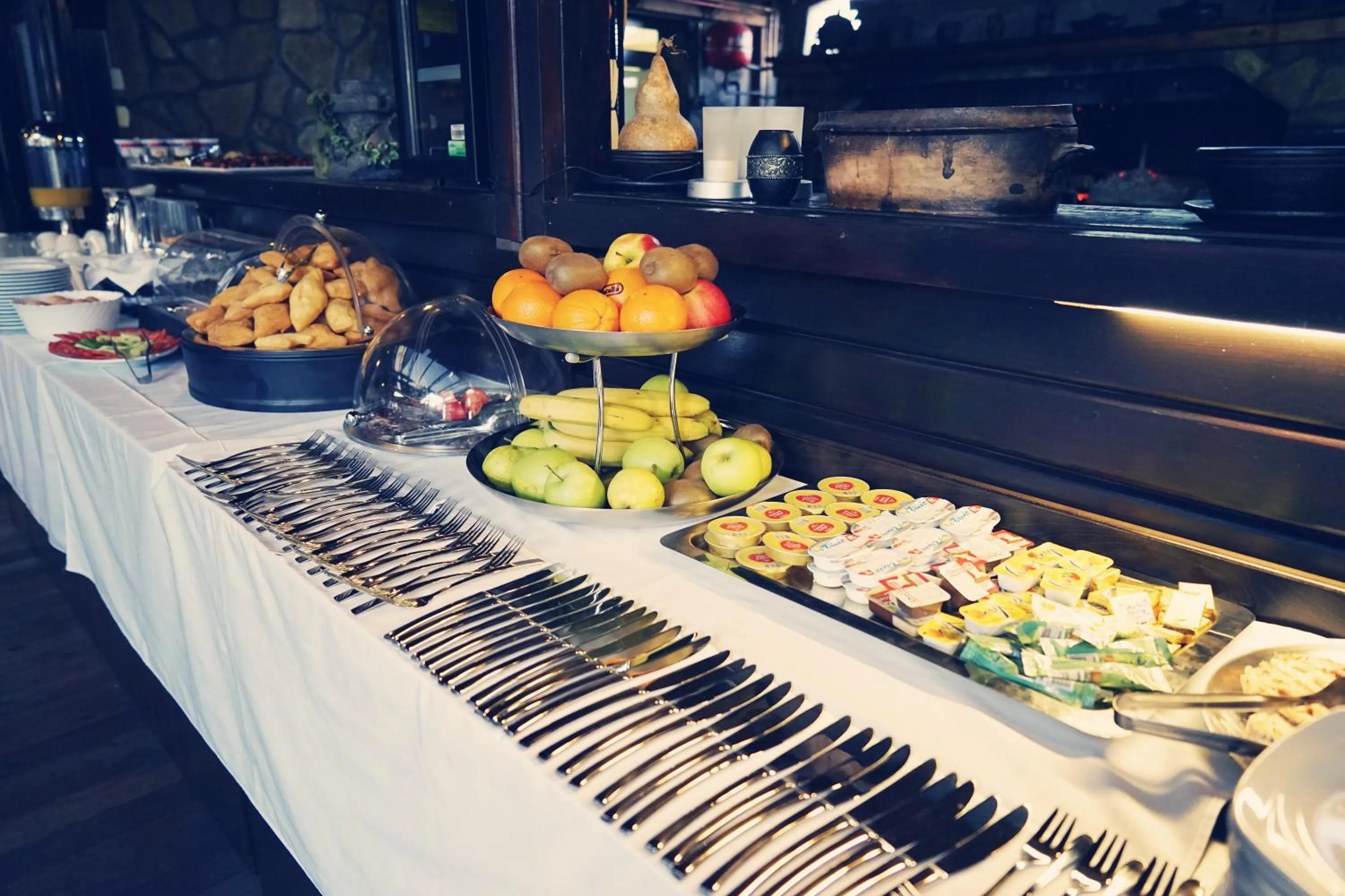 Restaurant/places to eat in Hotel Hercegovina