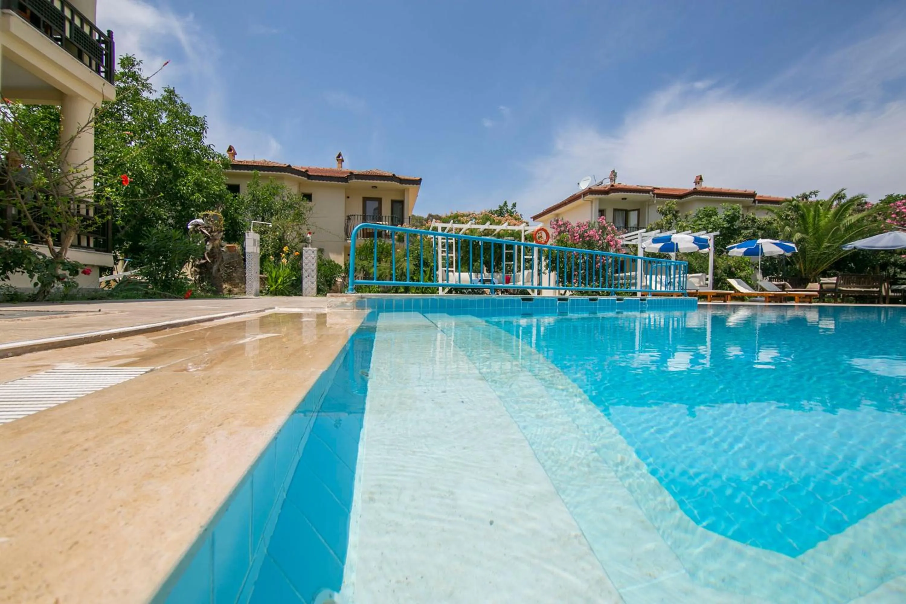 Swimming pool in Kilim Hotel & Apart