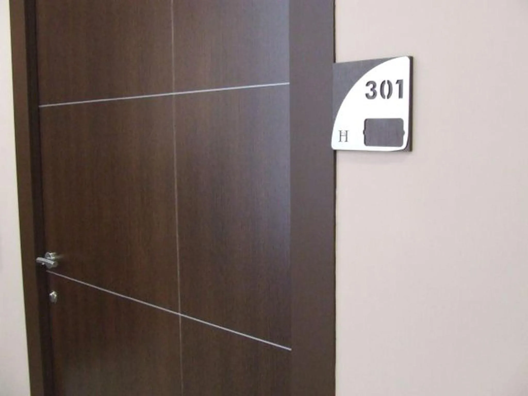 Decorative detail in Hostal Larios