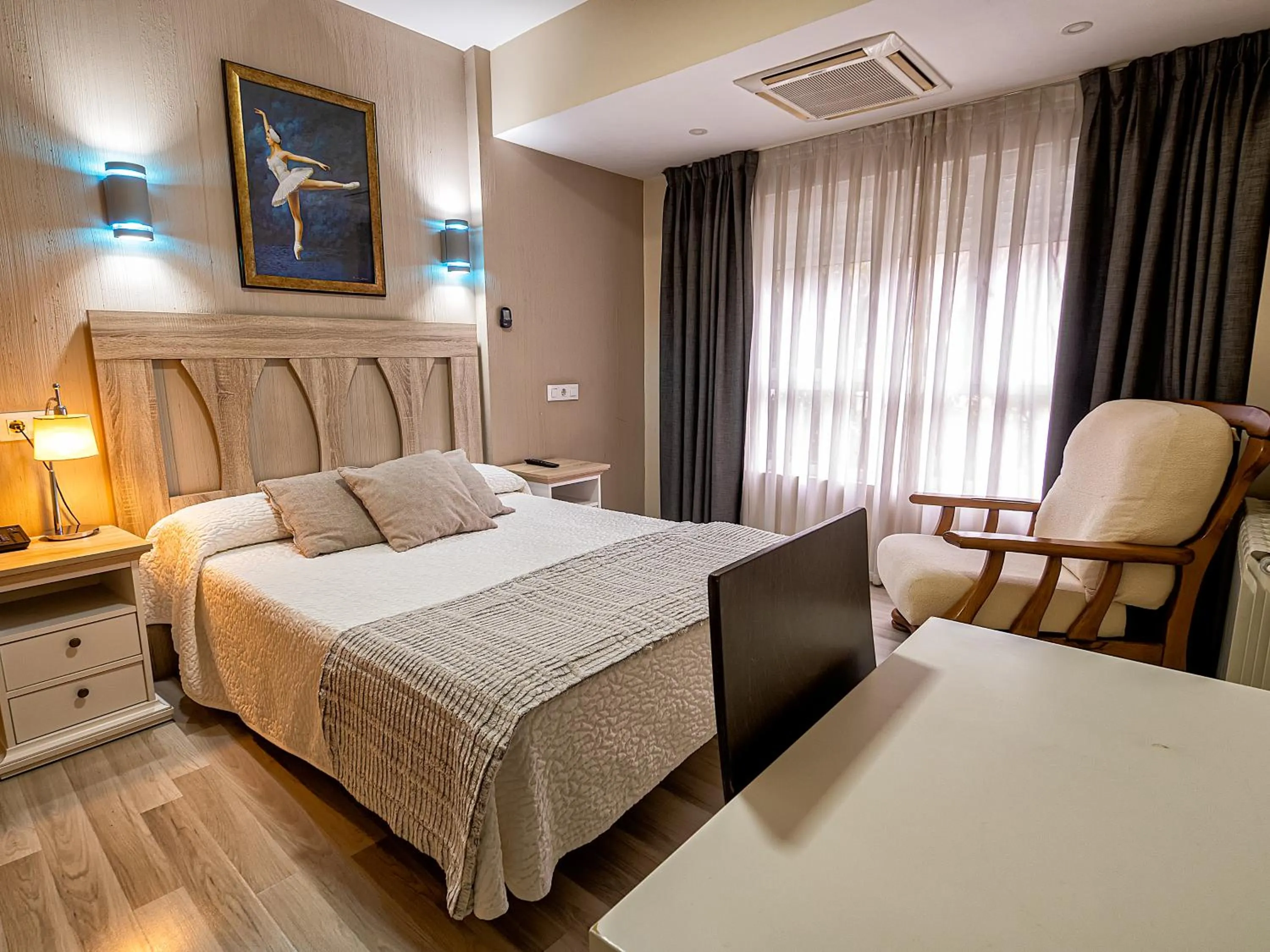 Bed in Hostal Real Aranjuez