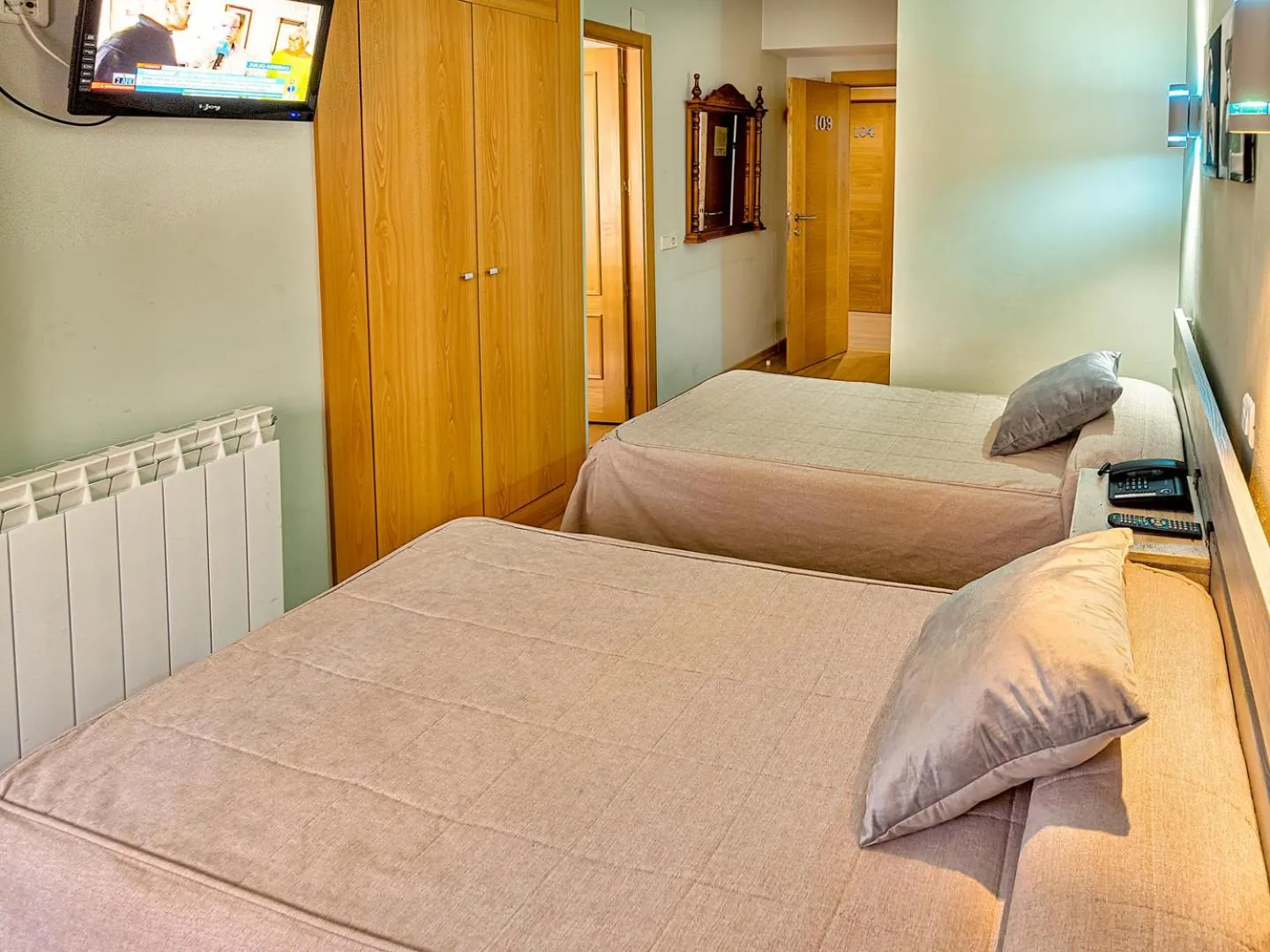 Bed in Hostal Real Aranjuez