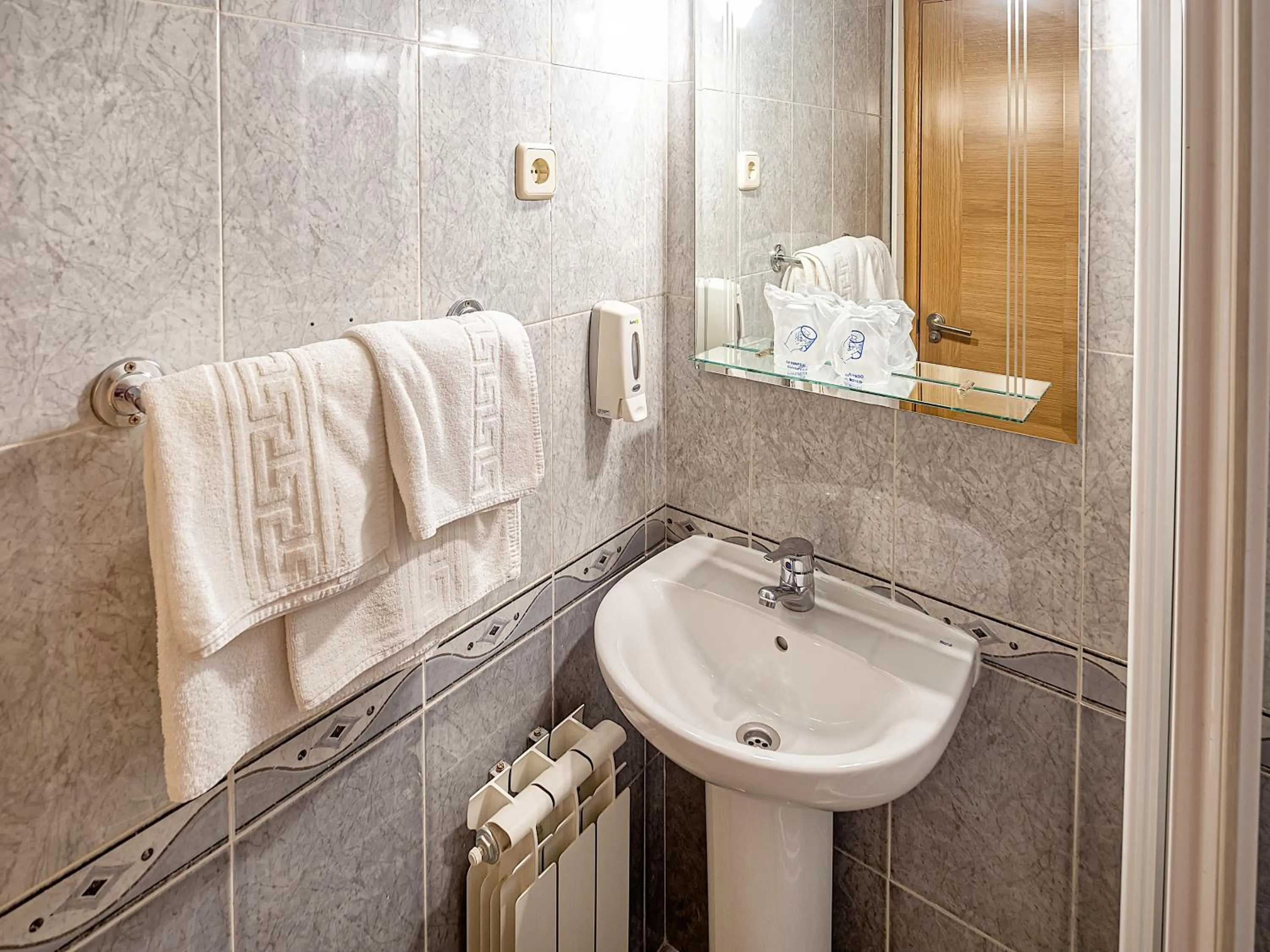 Bathroom in Hostal Real Aranjuez