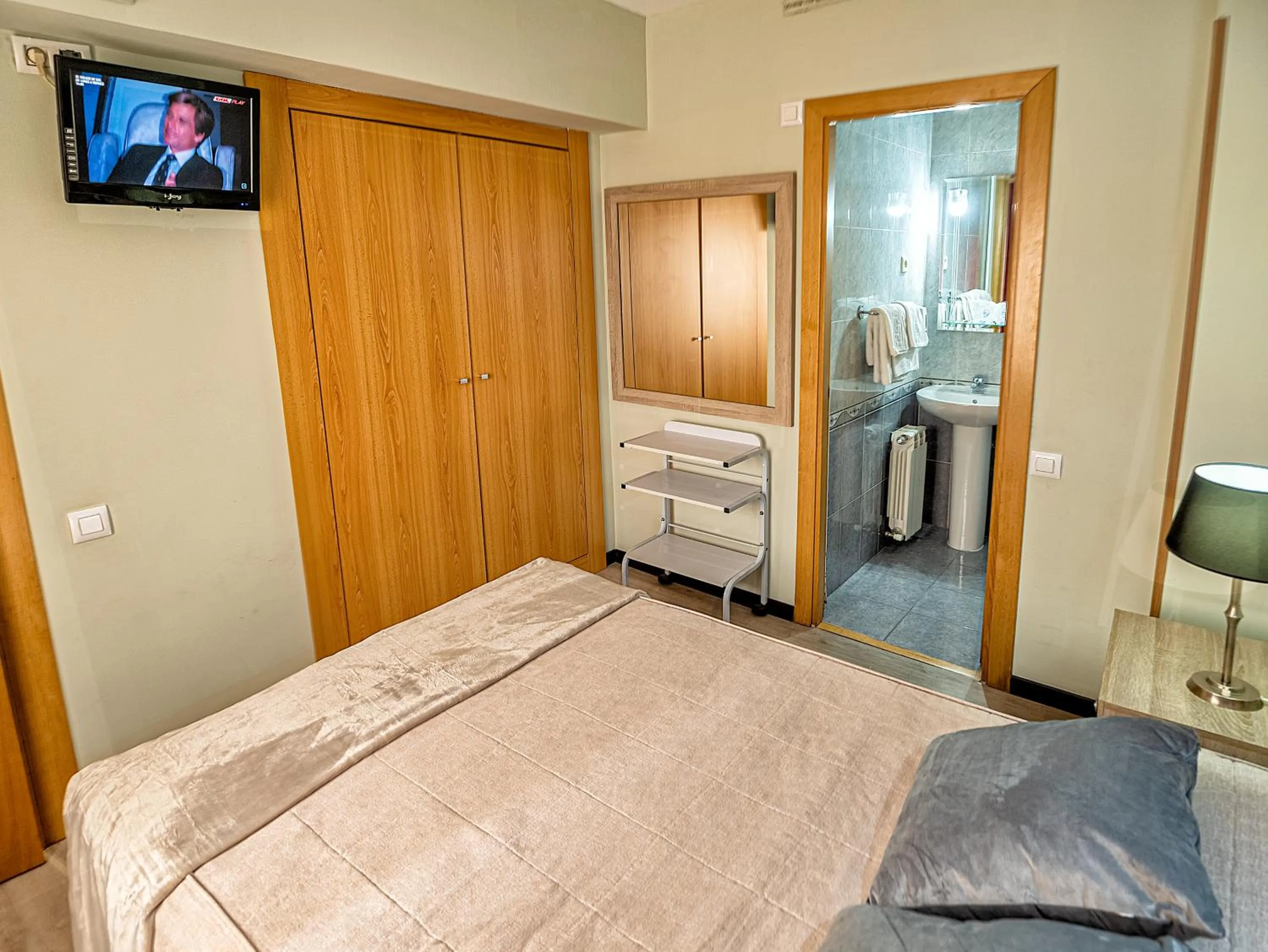 Bed in Hostal Real Aranjuez