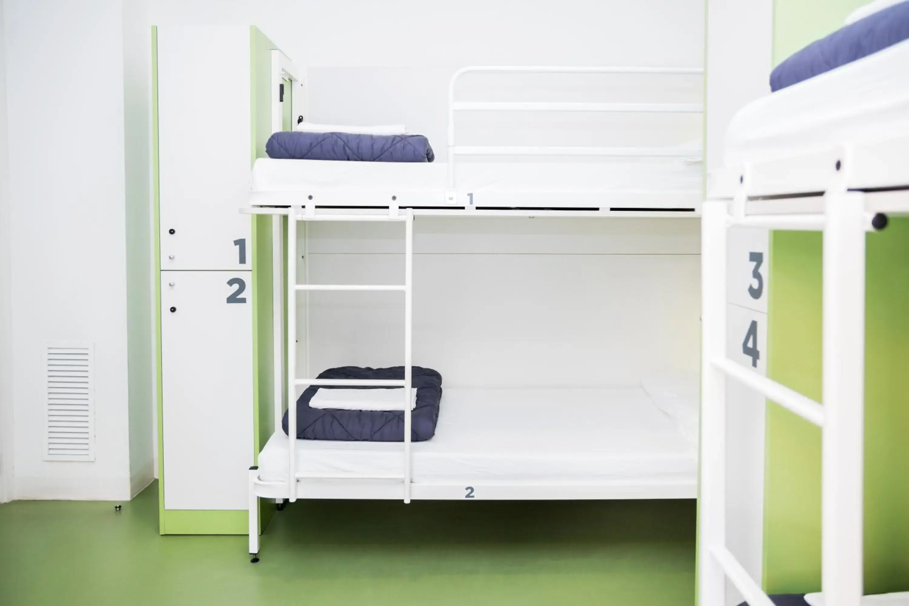 Bed in 6-Bed Dormitory Room in Sant Jordi Hostels Gracia Bed in 6-Bed Dormitory Room in Sant Jordi Hostels Gracia