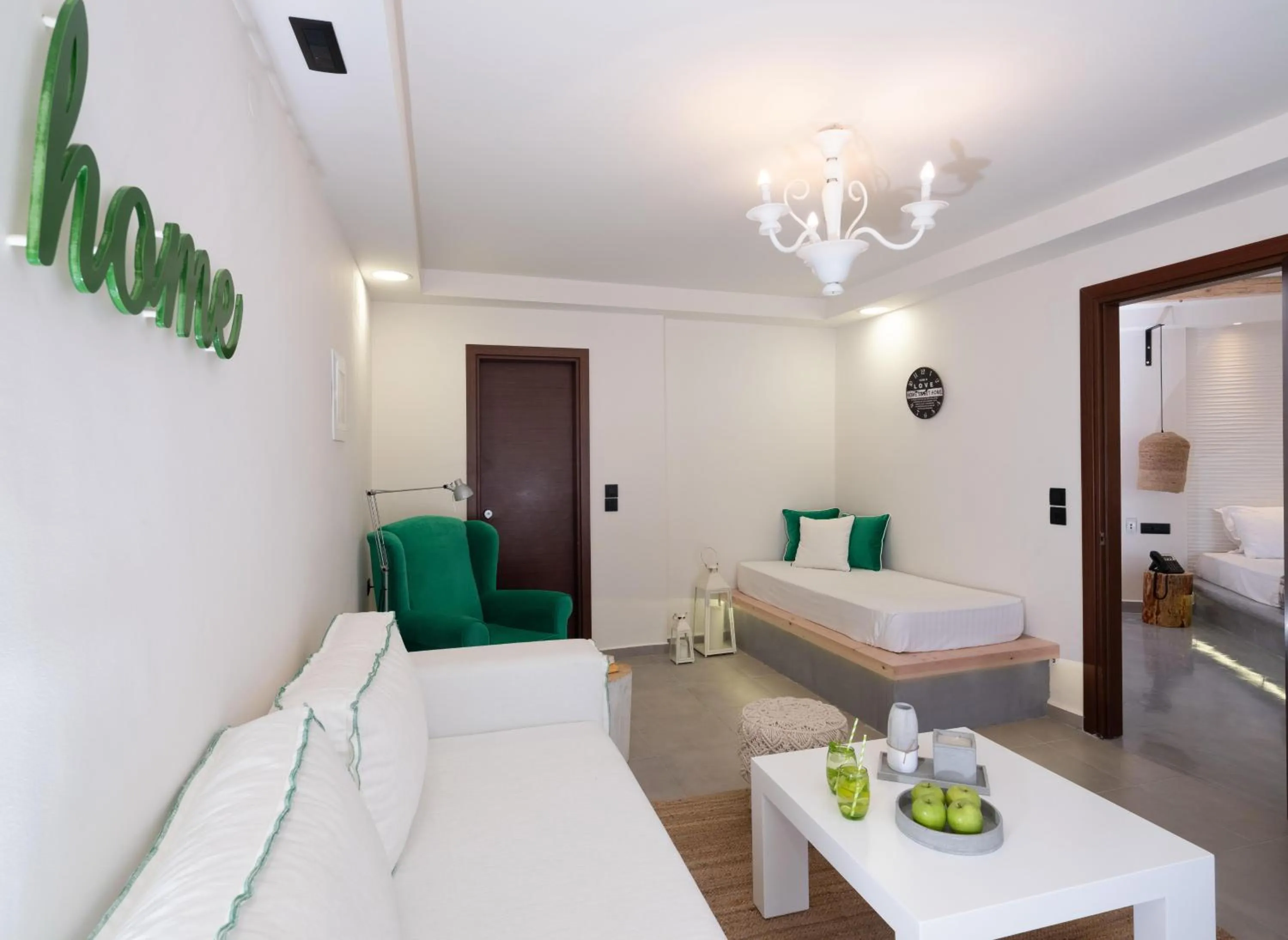 Living room, Bed in Eva Mare Hotel & Suites - Adults only