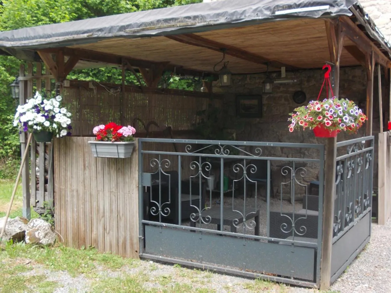 Property building in Chambres d'Hôtes Le Pont