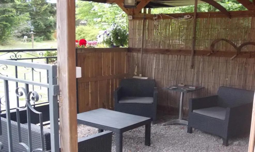 Property building in Chambres d'Hôtes Le Pont