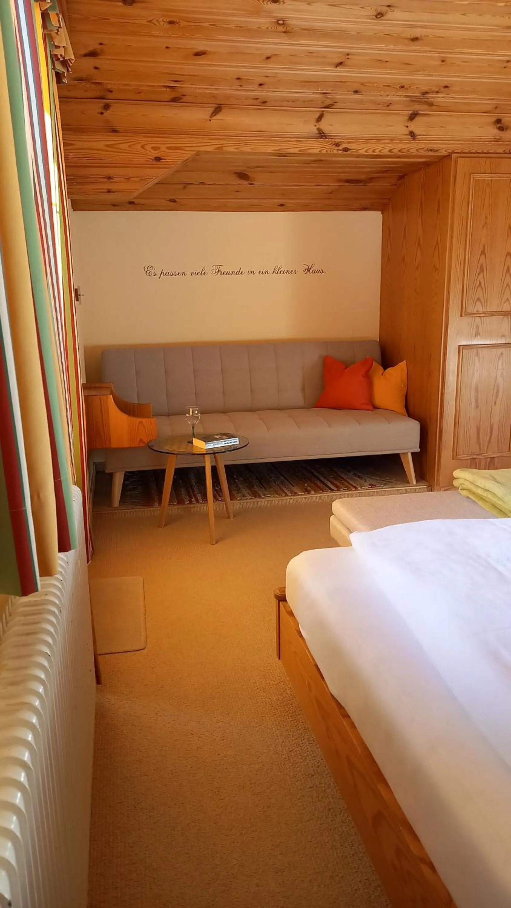 Seating area, Bed in Pension Felsenheim