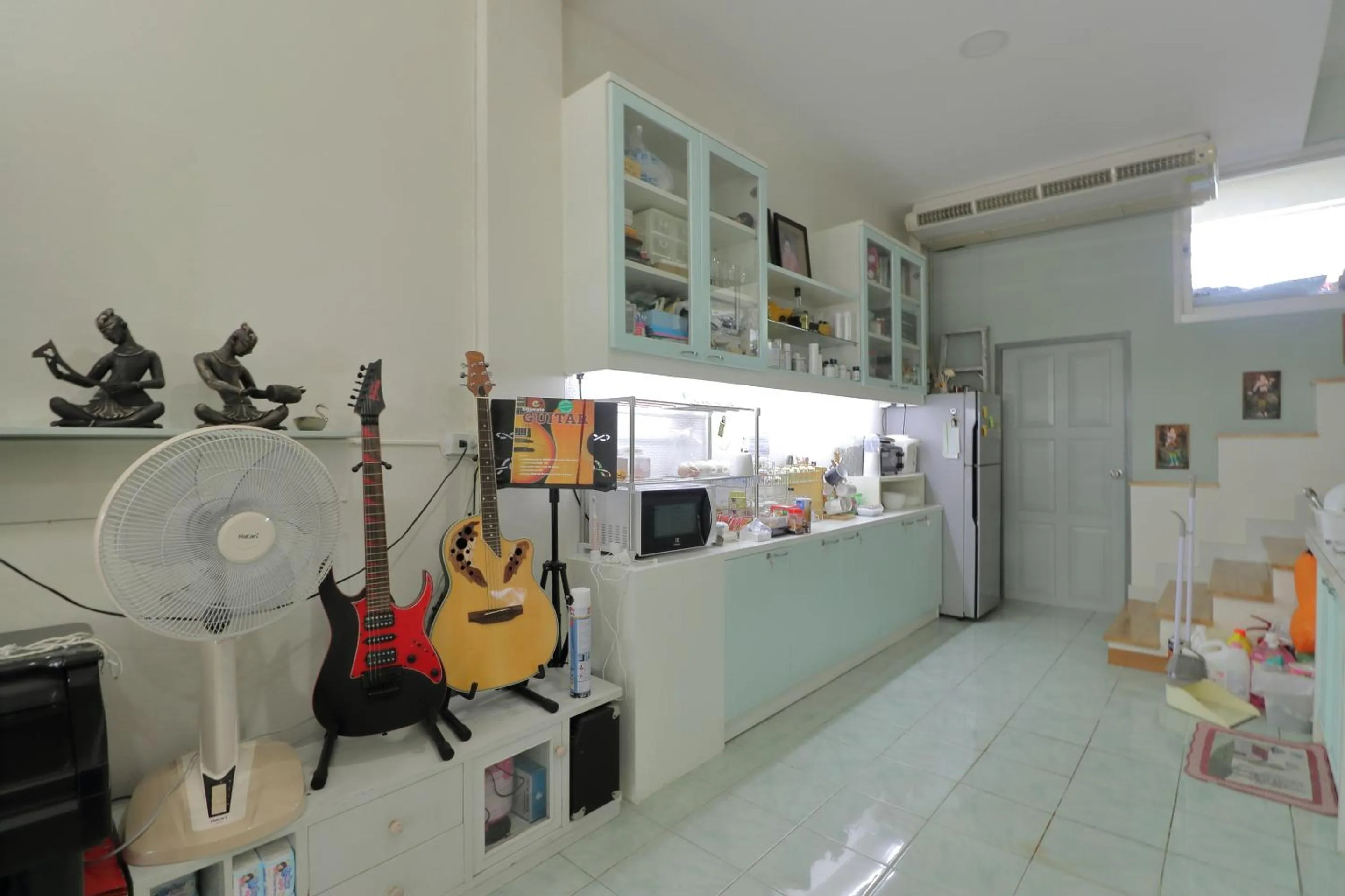 Kitchen or kitchenette in Saen Sabai Hostel