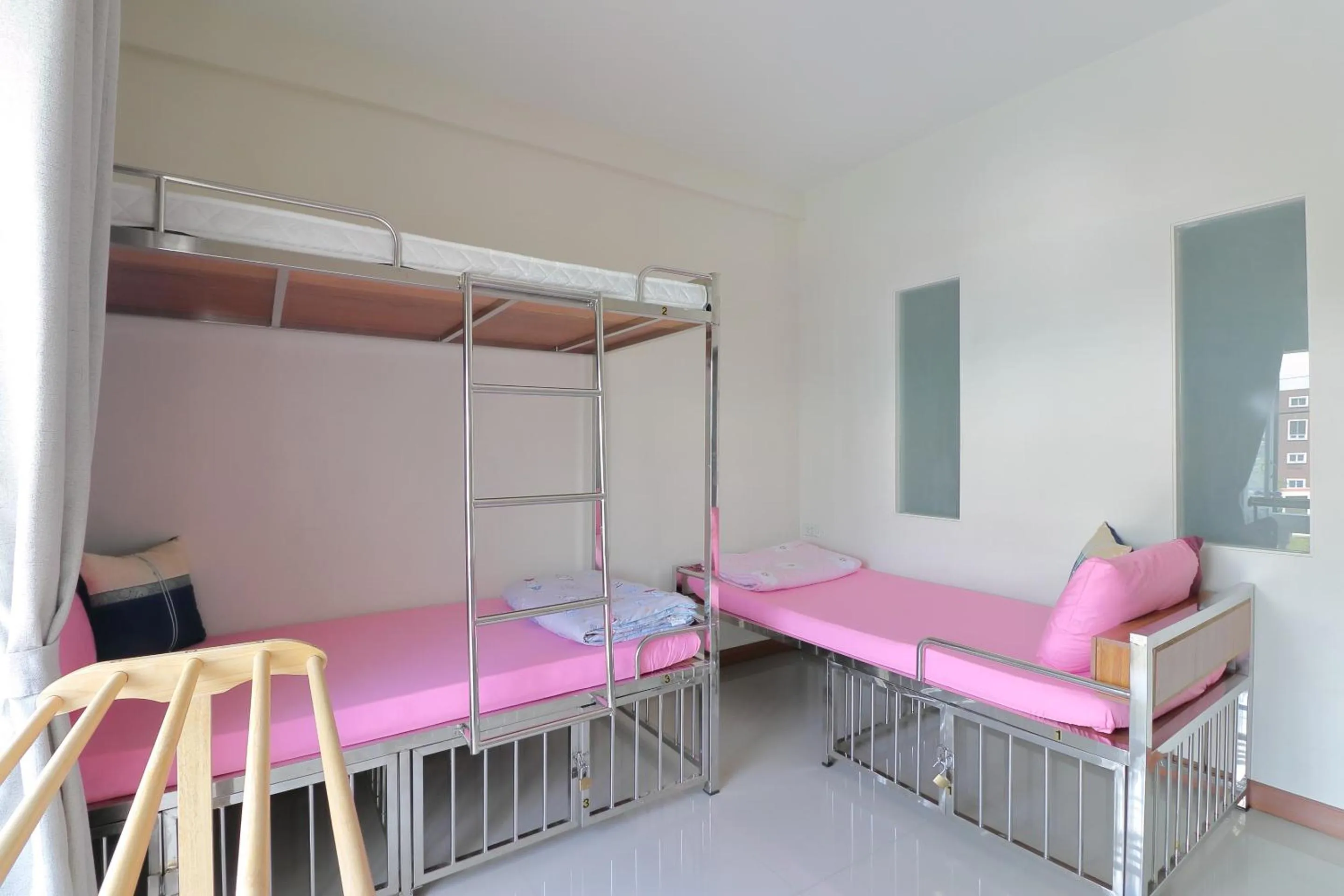bunk bed, Bed in Saen Sabai Hostel