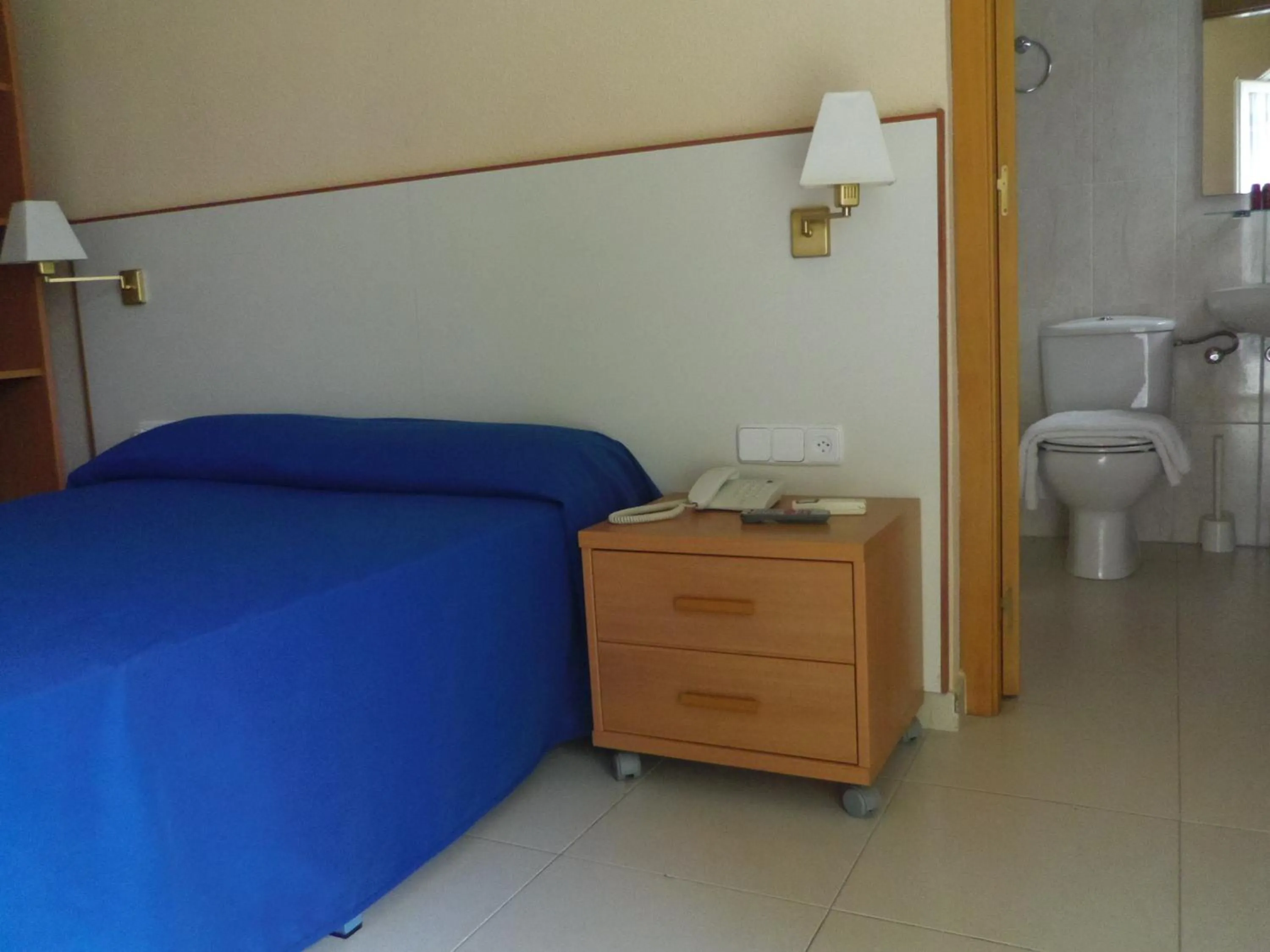 Photo of the whole room in Hotel Sant Jordi