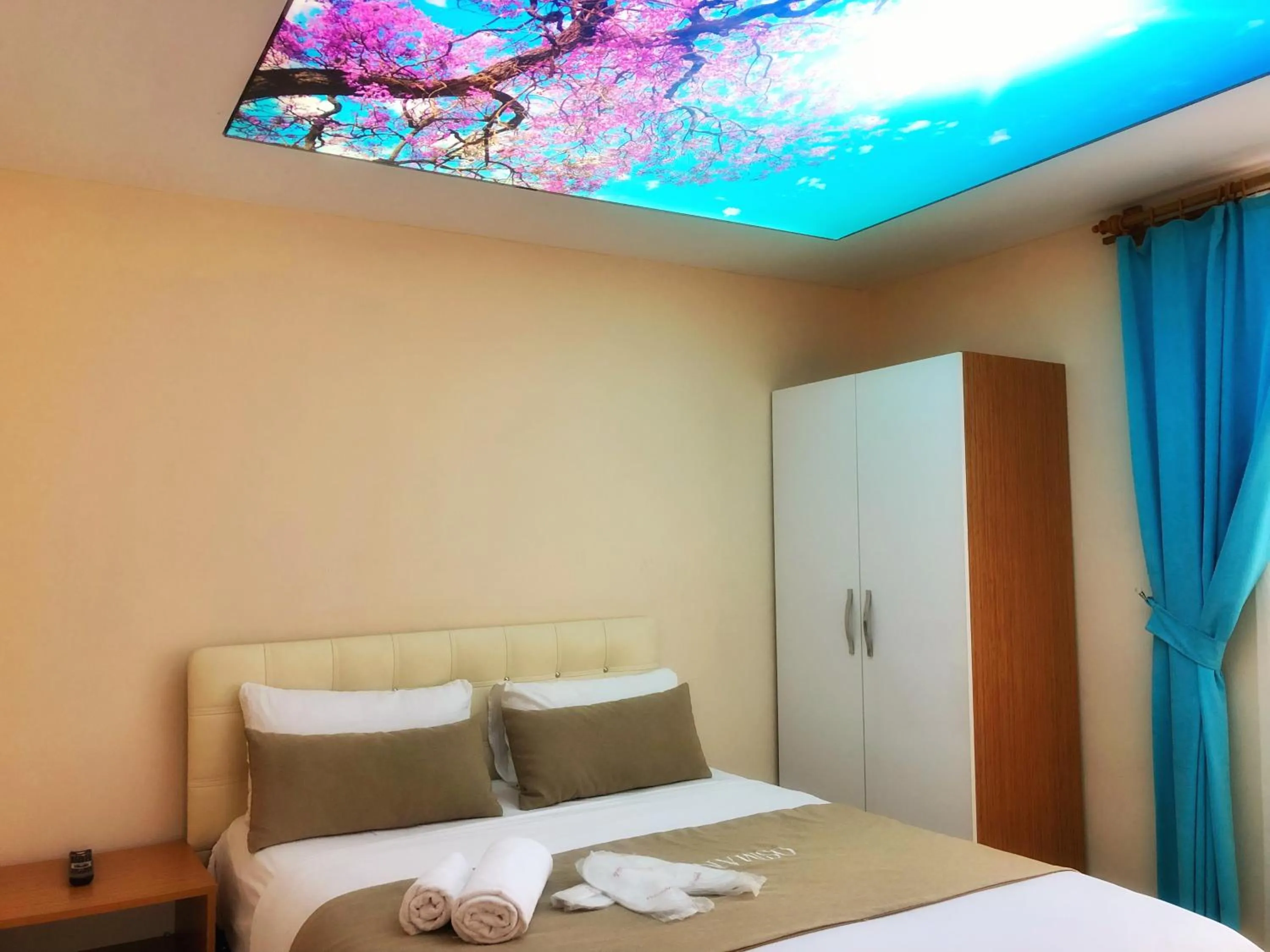 Bed in Osmanlı Suite