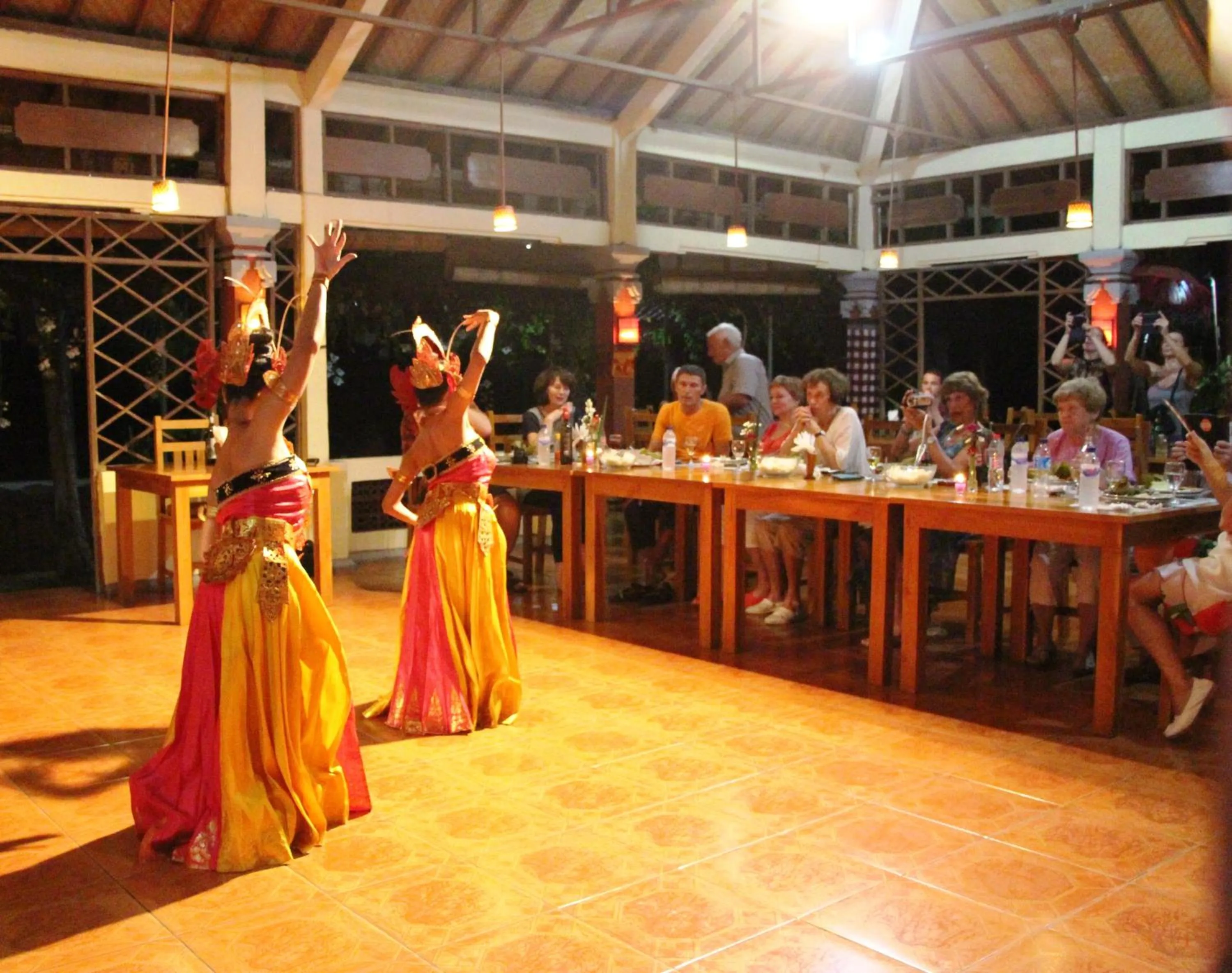 Entertainment in Lovina Beach Hotel