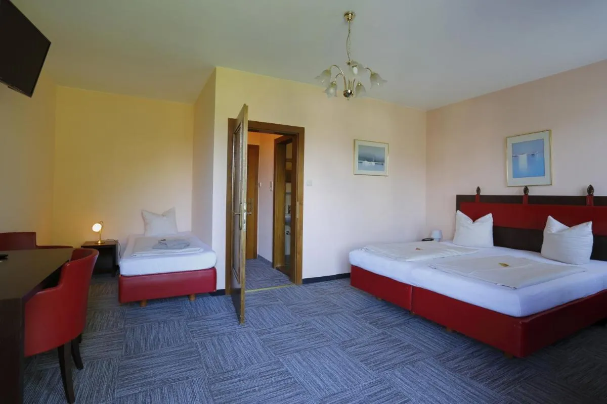 Bedroom, Bed in Alpen.Adria.Stadthotel