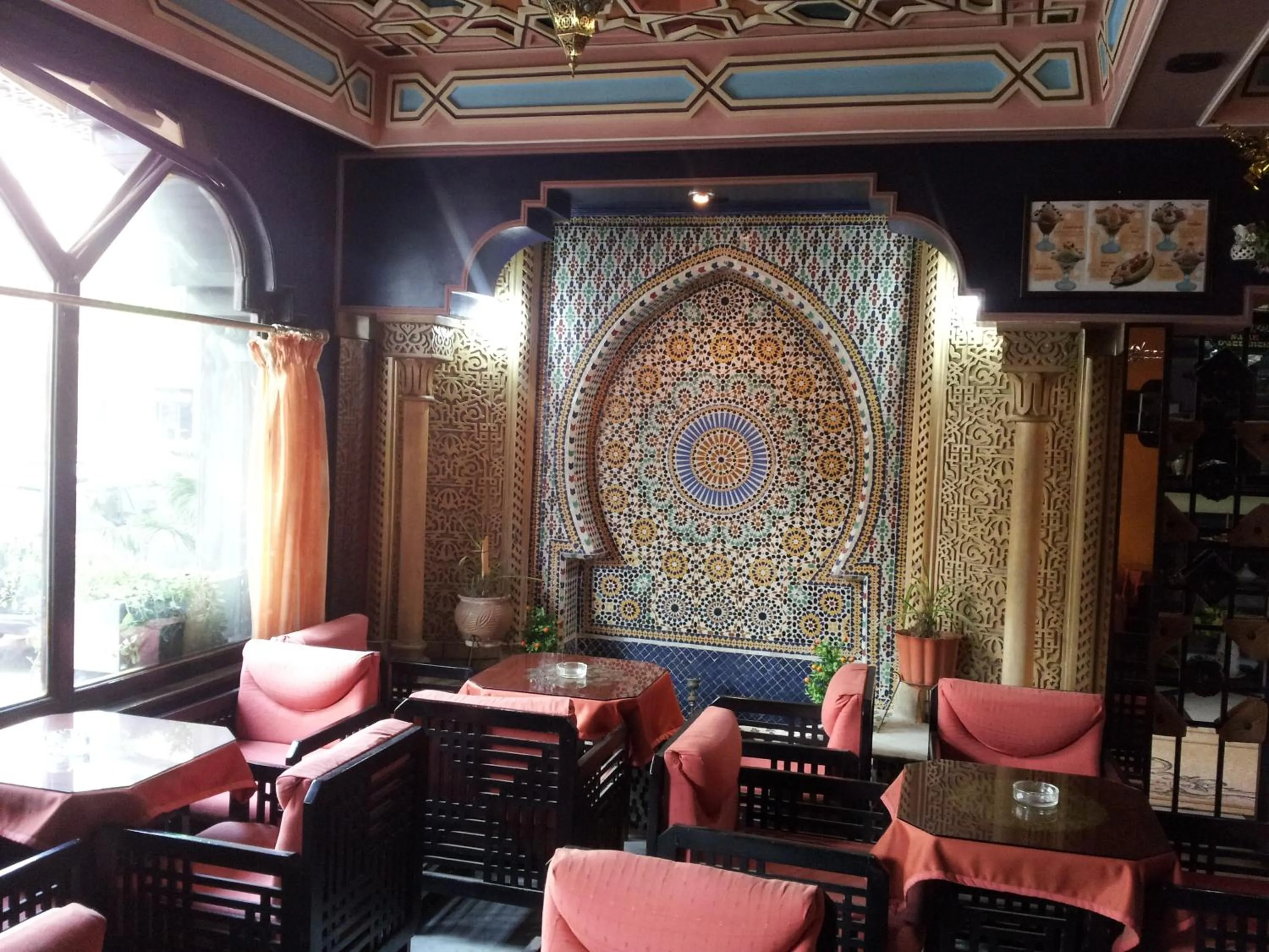 Restaurant/places to eat in Hotel La Giralda