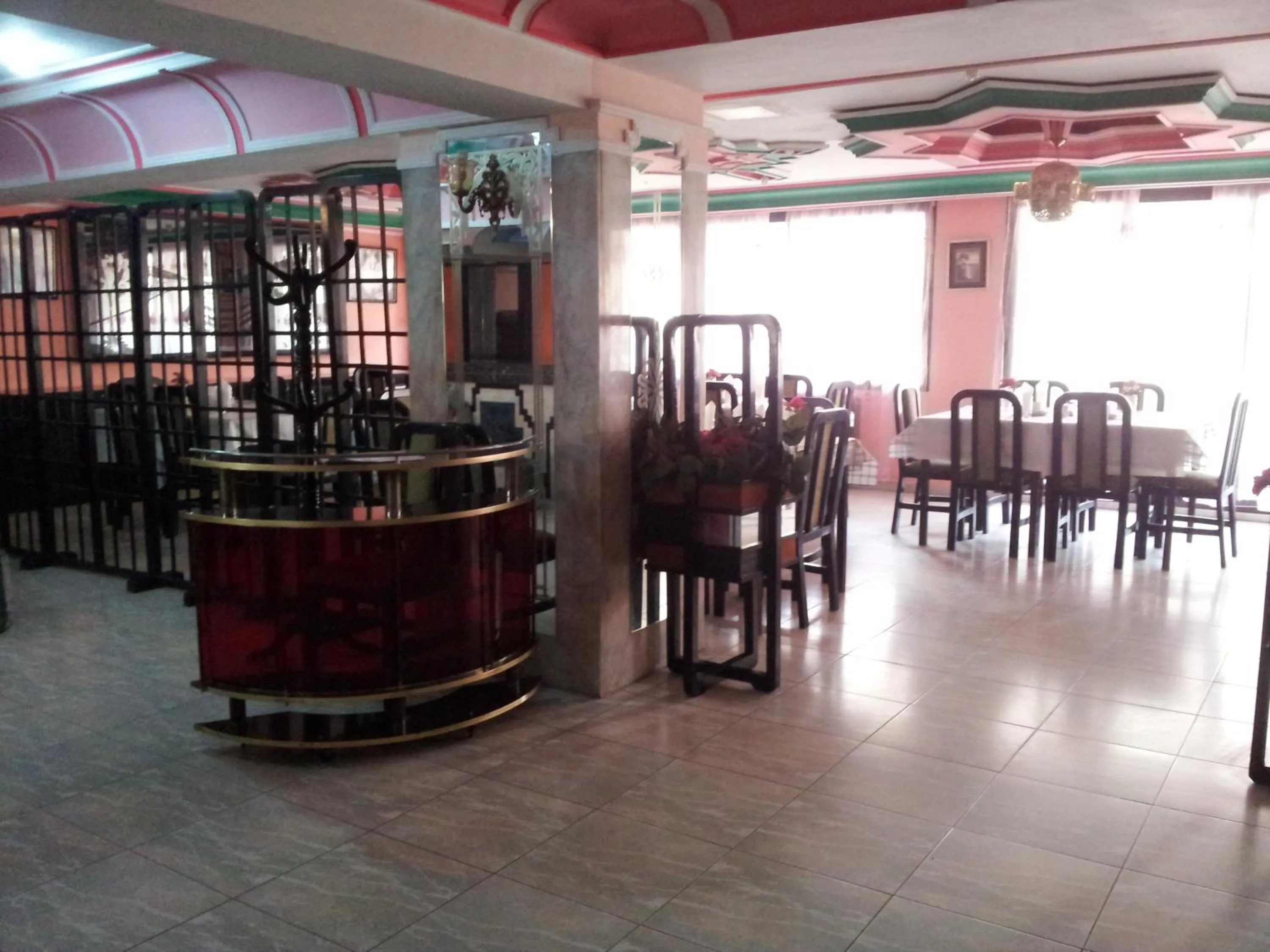 Restaurant/places to eat in Hotel La Giralda