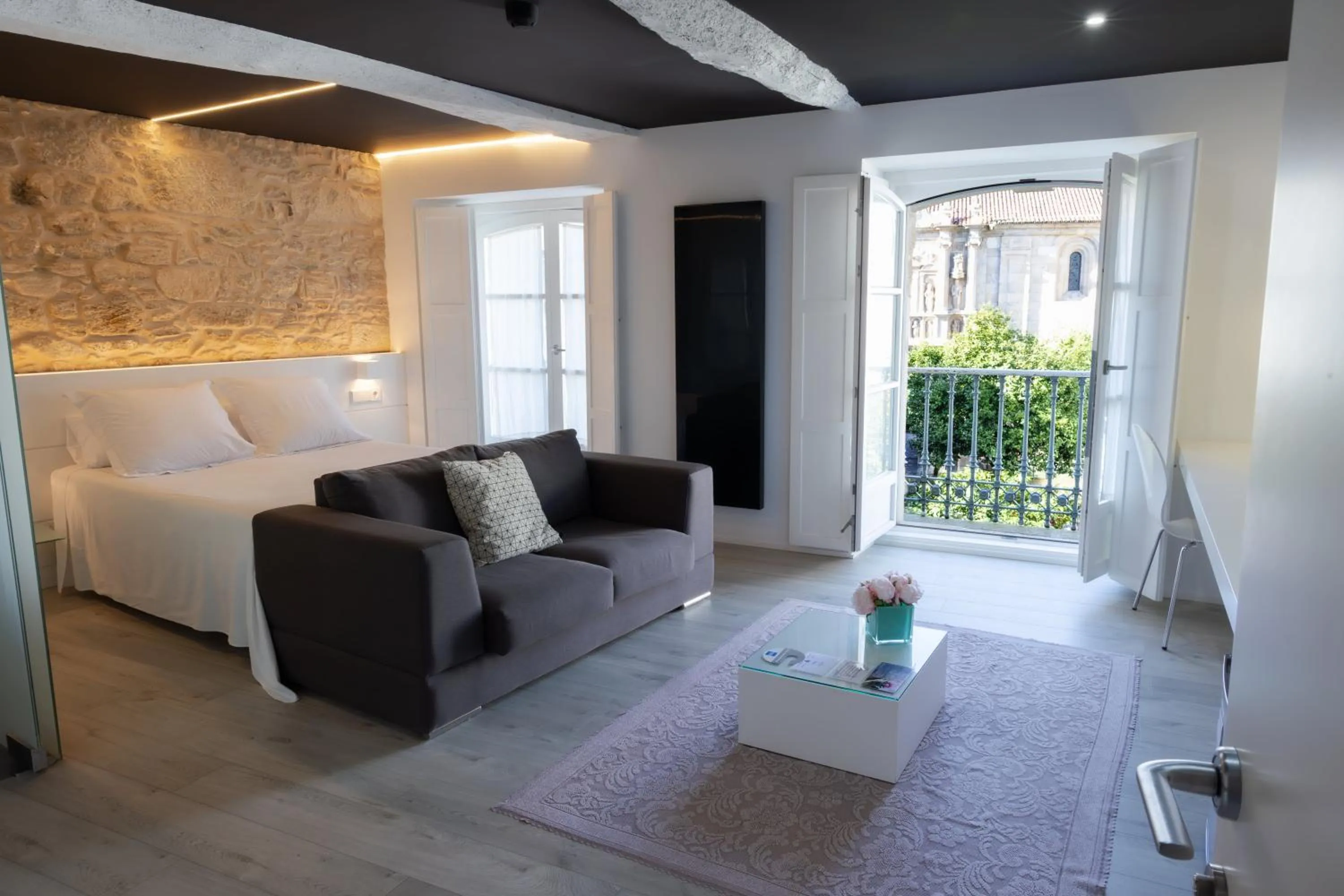 Photo of the whole room, Bed in Hotel Montes