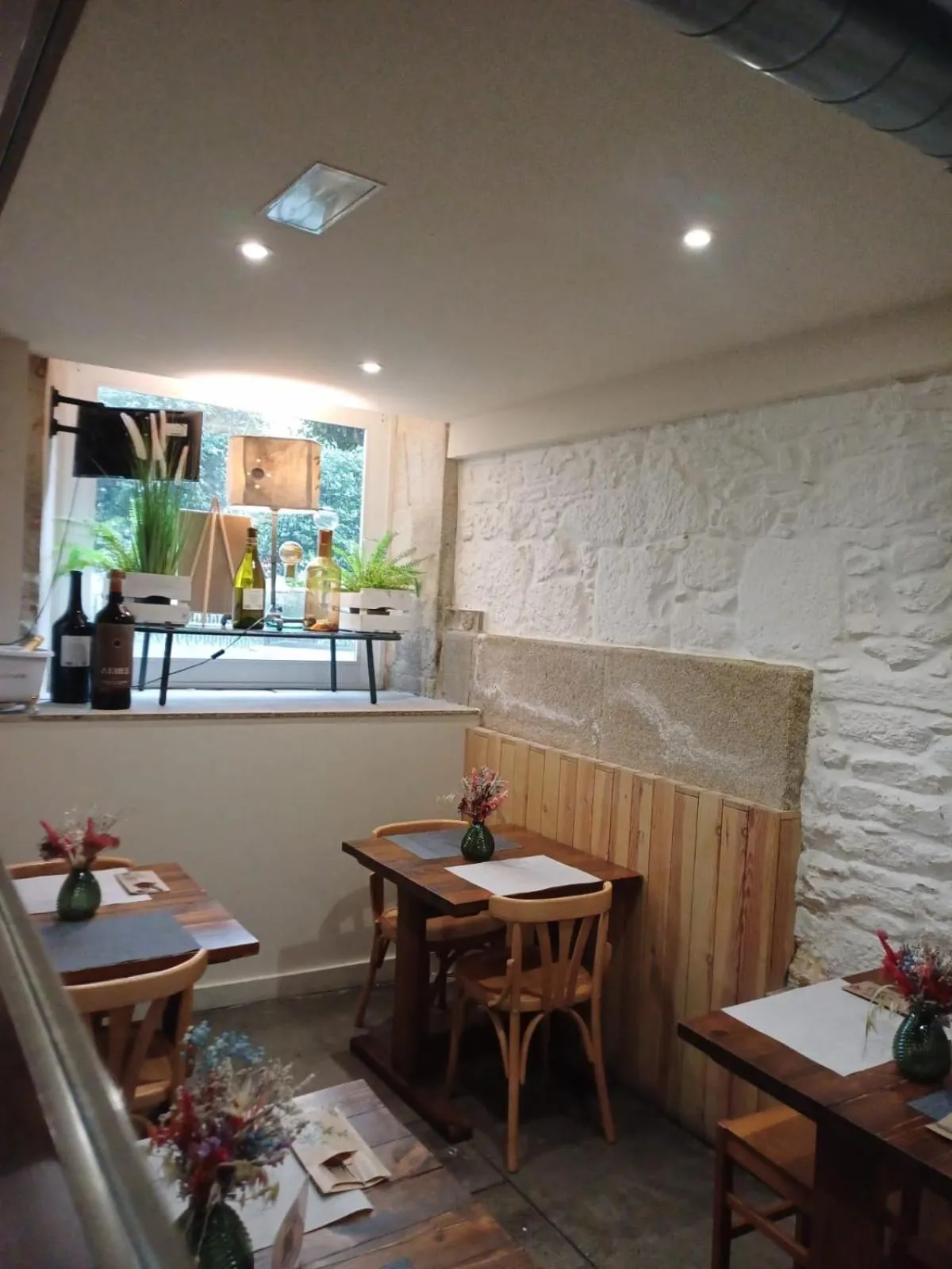 Restaurant/places to eat in Hotel Montes