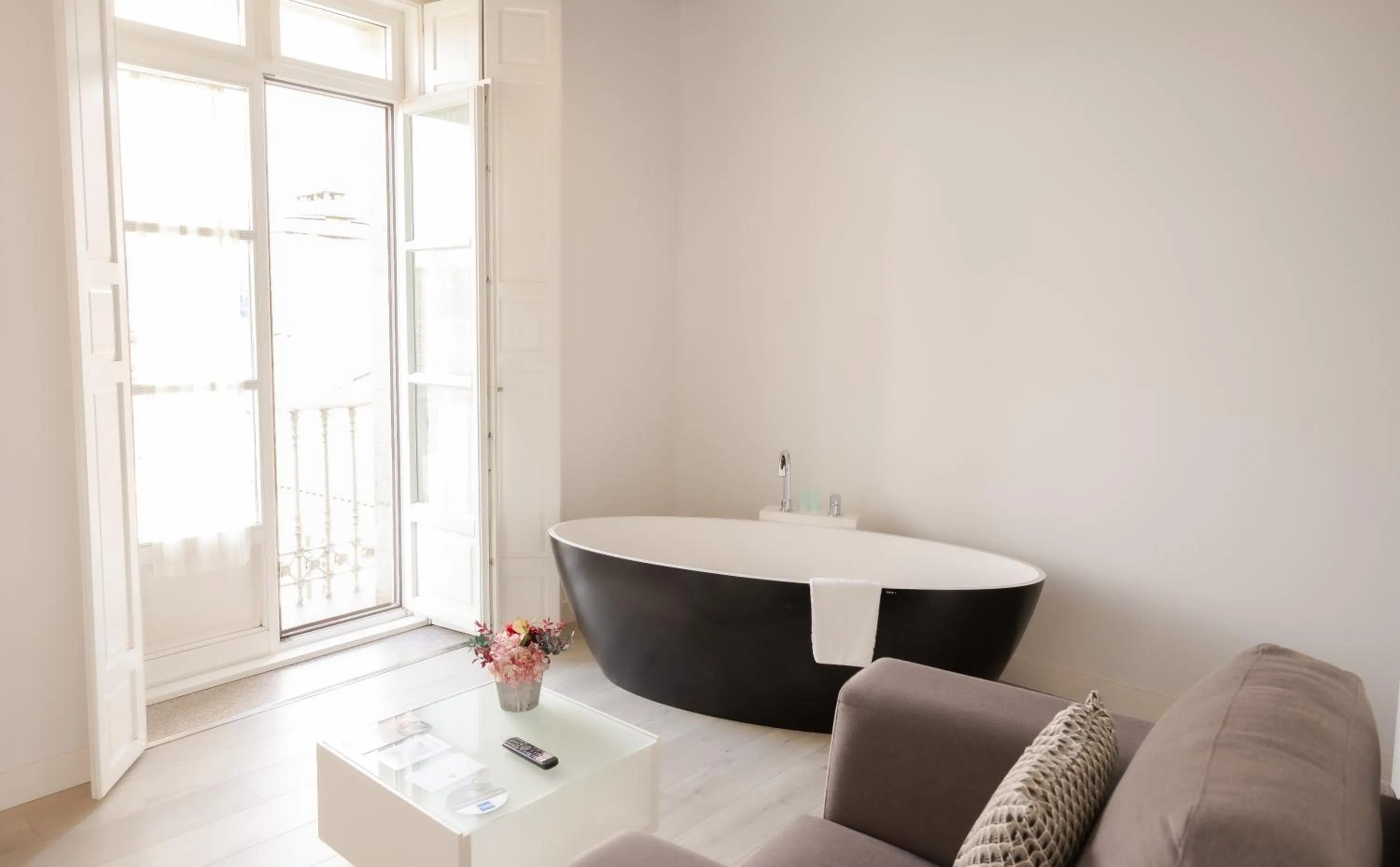 Bath in Hotel Montes