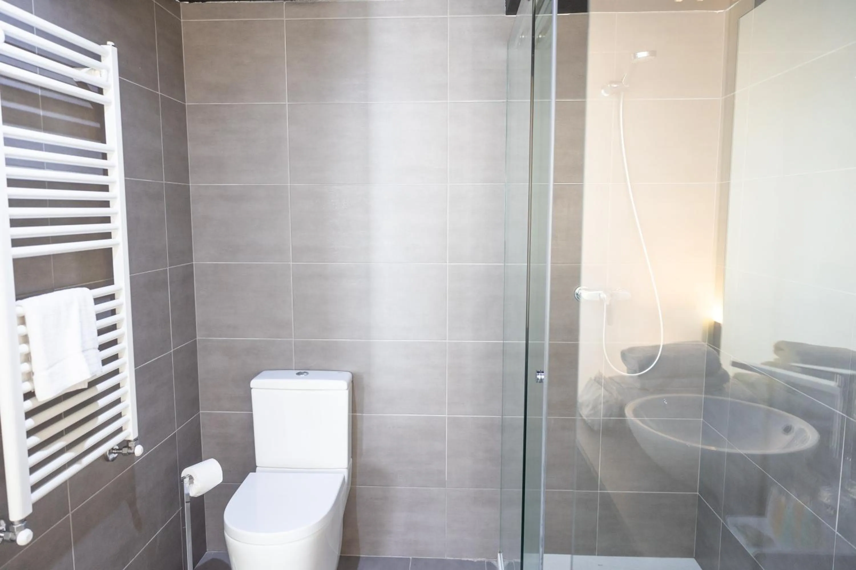 Bathroom in Hotel Montes