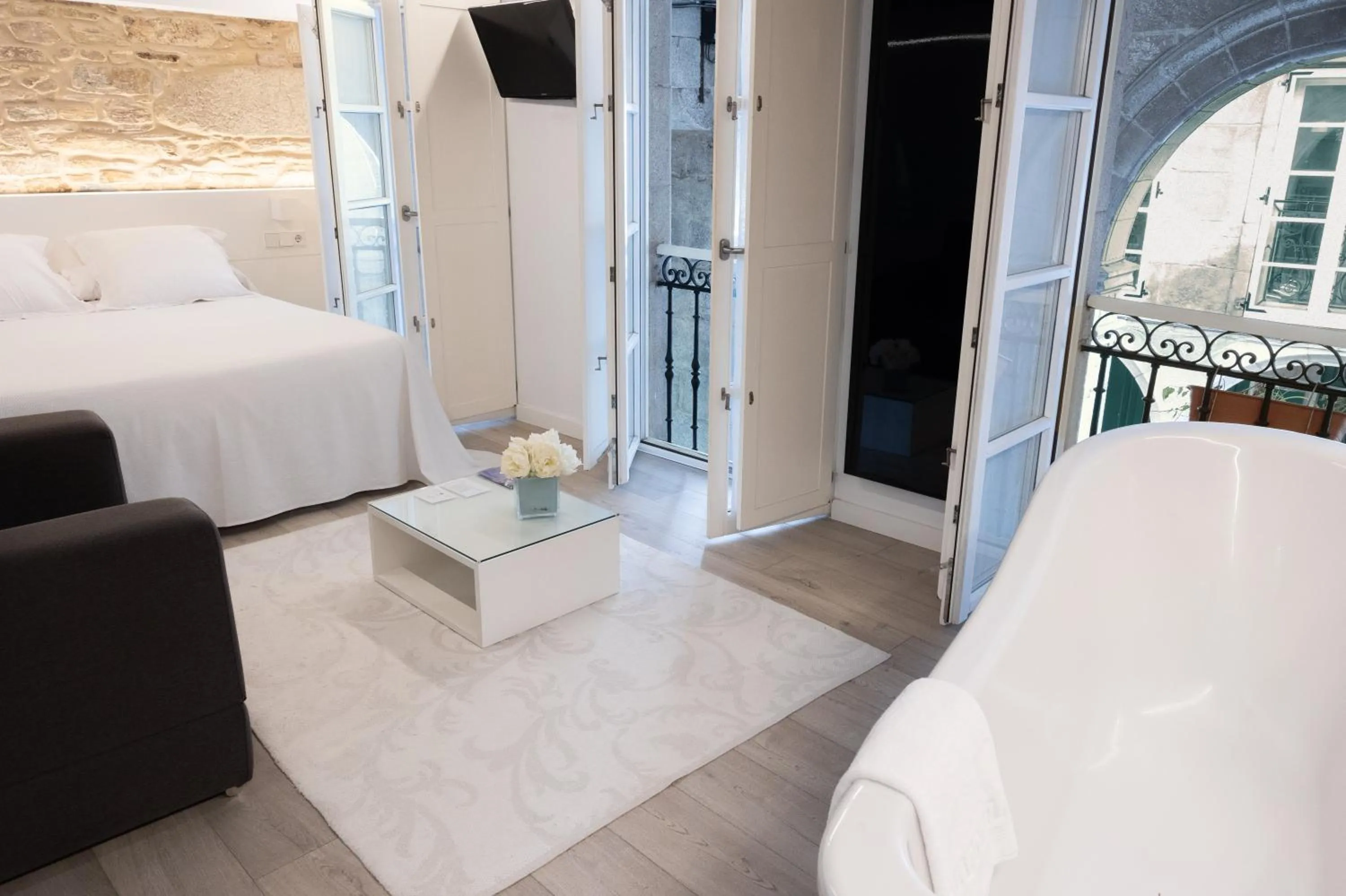 Photo of the whole room, Bed in Hotel Montes