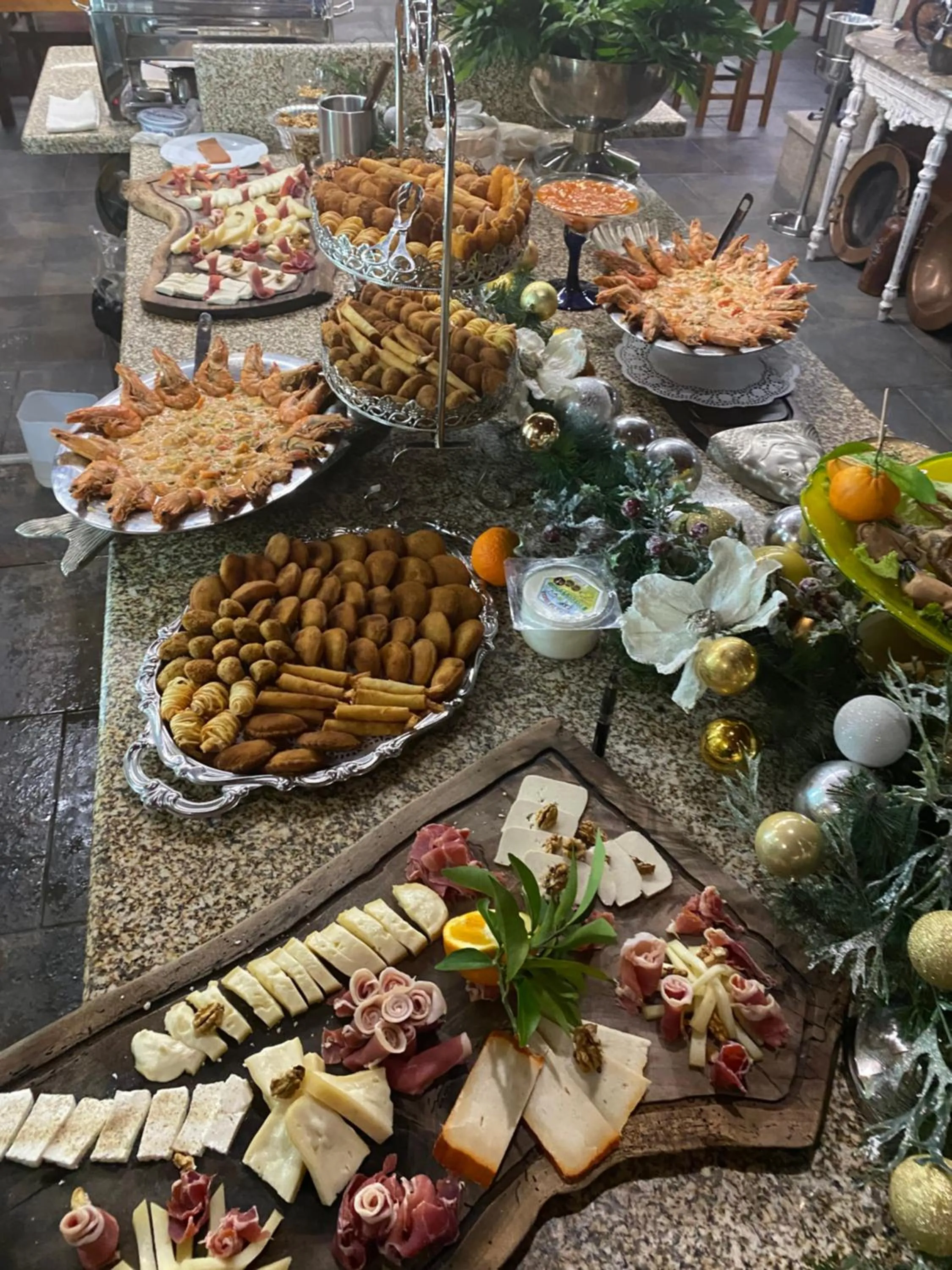 Restaurant/places to eat in Alfatima