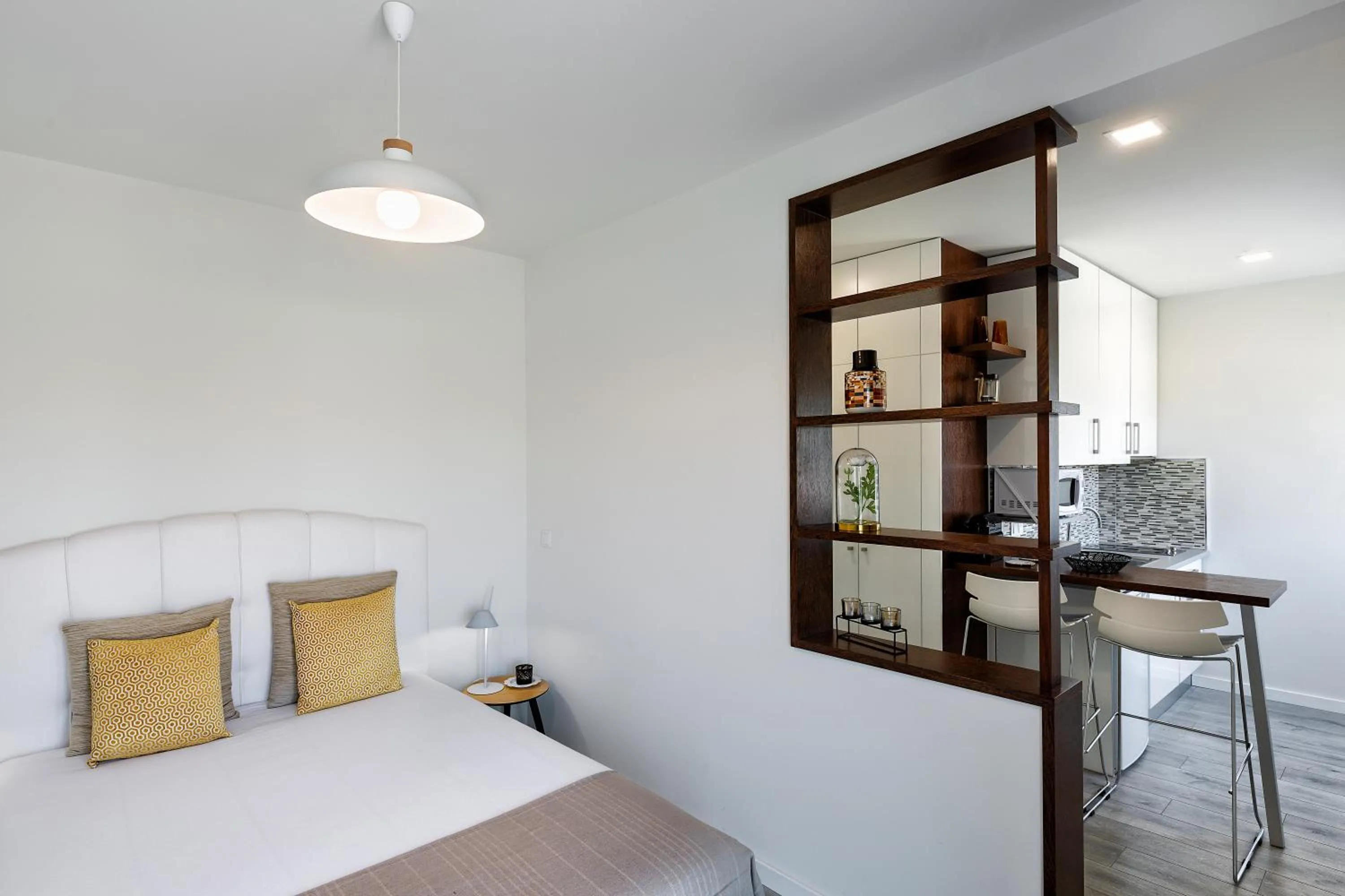 Kitchen or kitchenette, Bed in JR Studios & Suites I Rius I