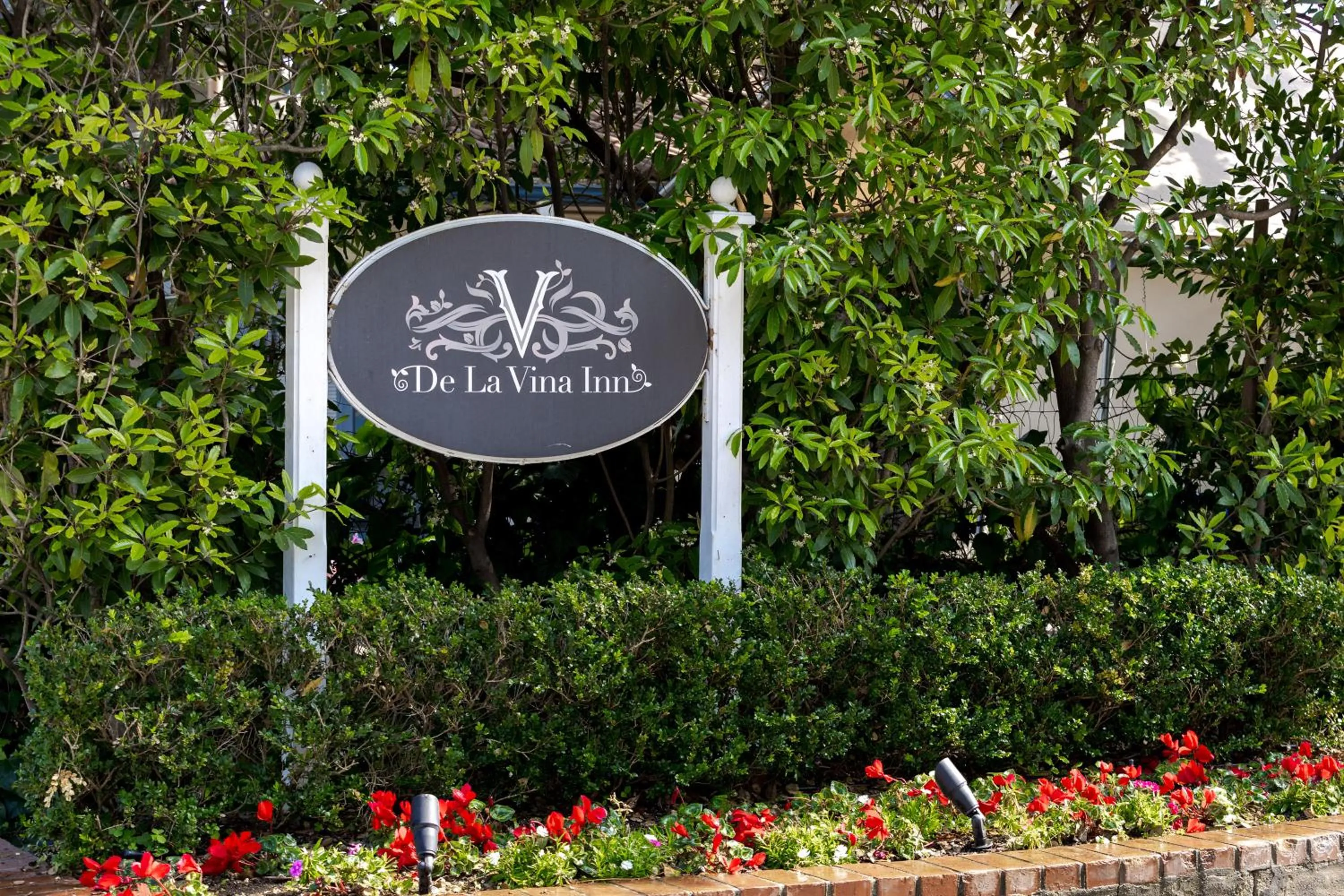 Property logo or sign in De La Vina Inn