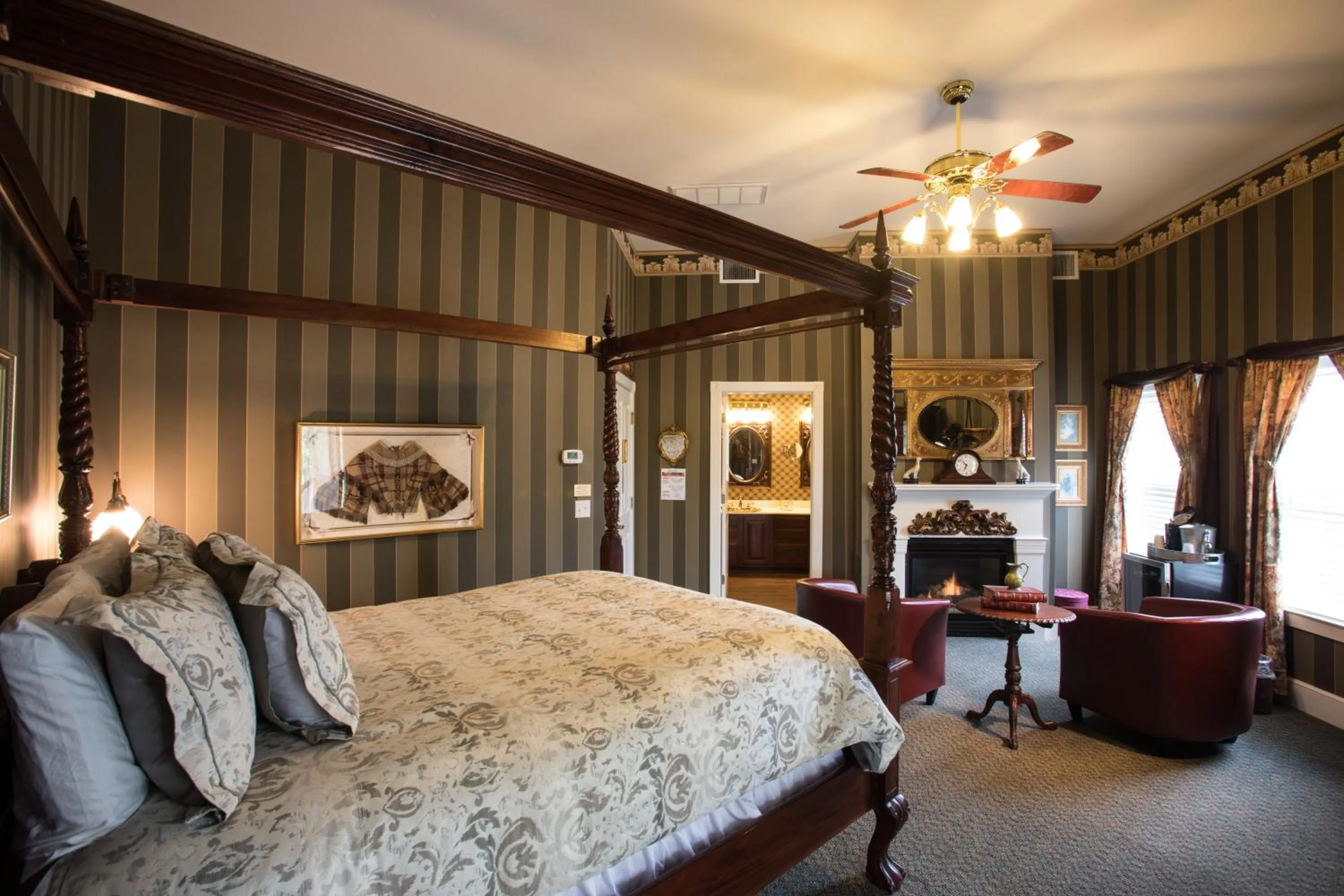 Bed in Gruene River Hotel & Retreat