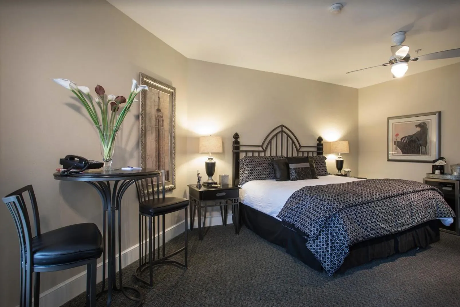 Bed in Gruene River Hotel & Retreat