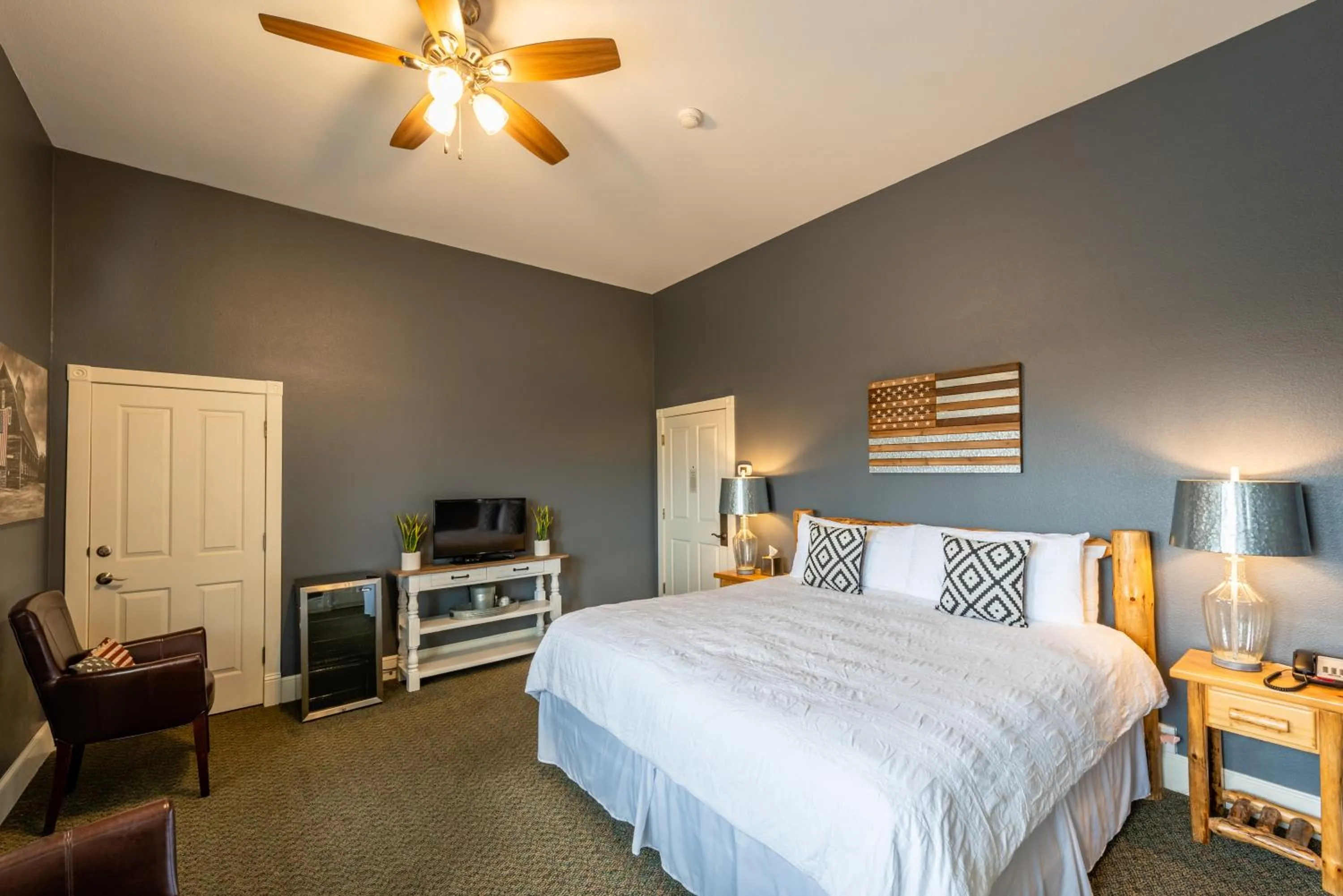 Bed in Gruene River Hotel & Retreat