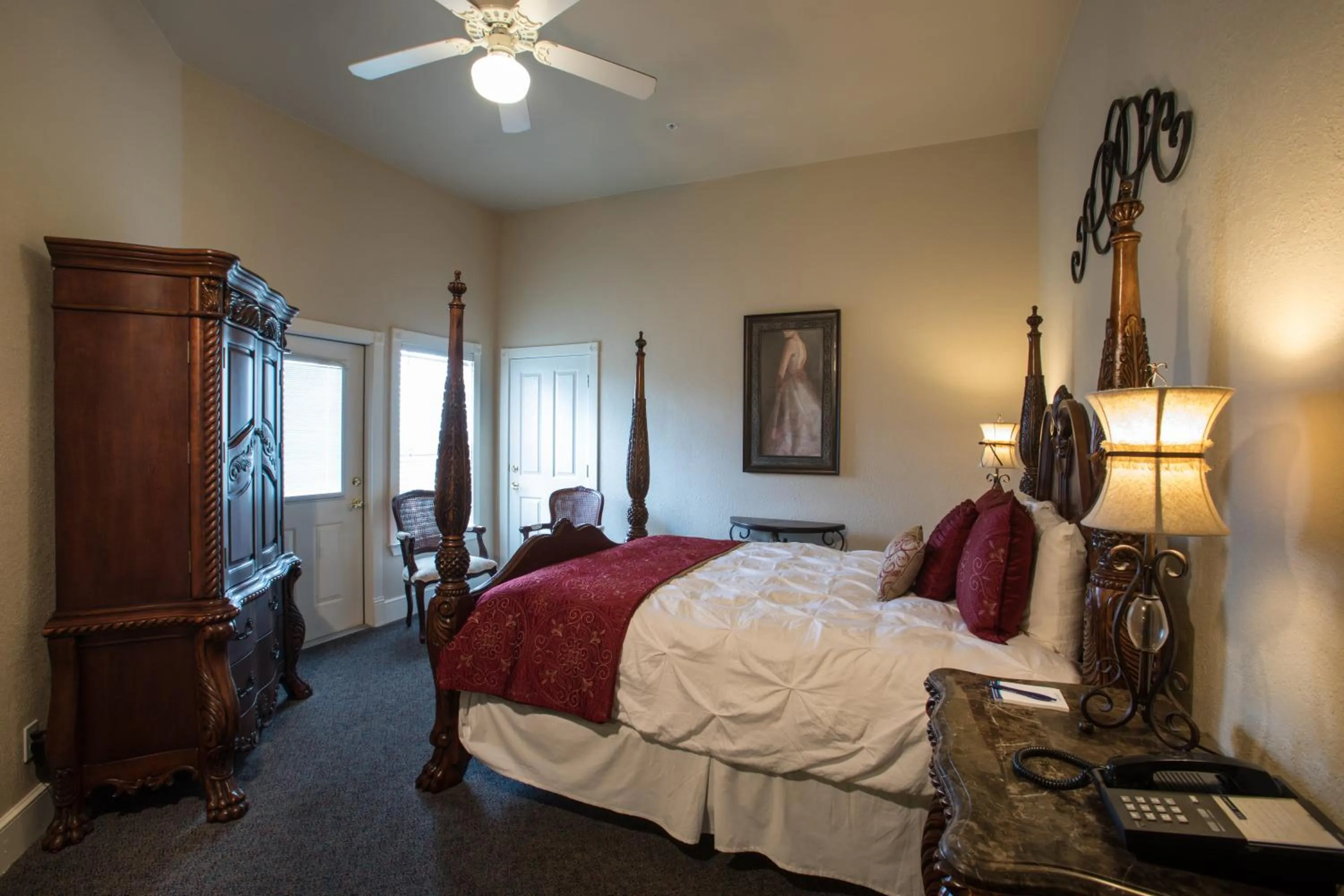 Bed in Gruene River Hotel & Retreat