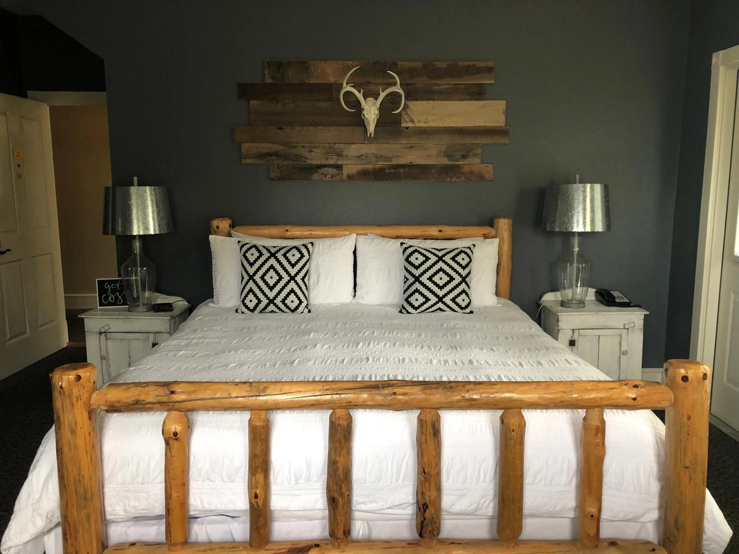 Bed in Gruene River Hotel & Retreat