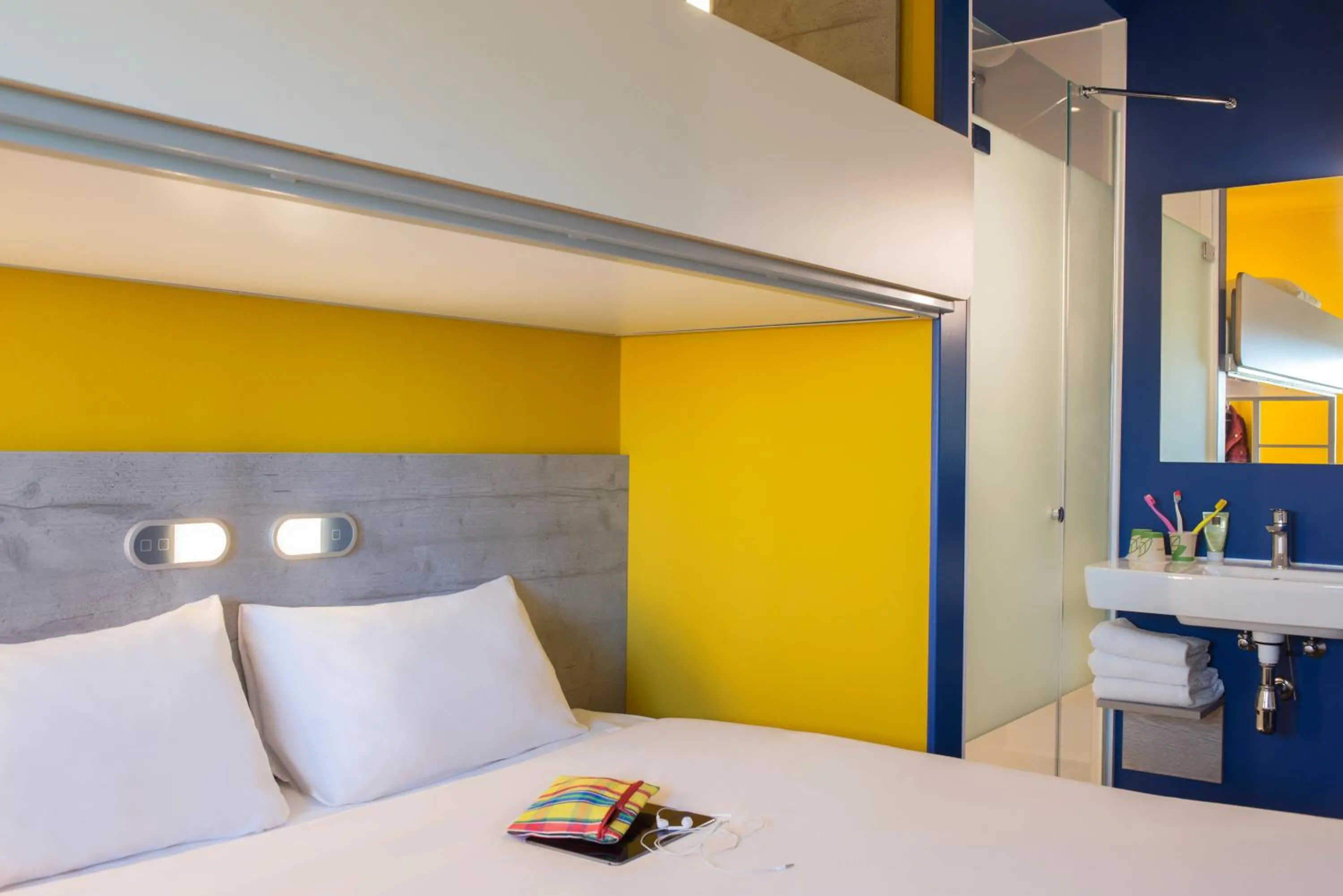 Bed in ibis budget Amsterdam Airport