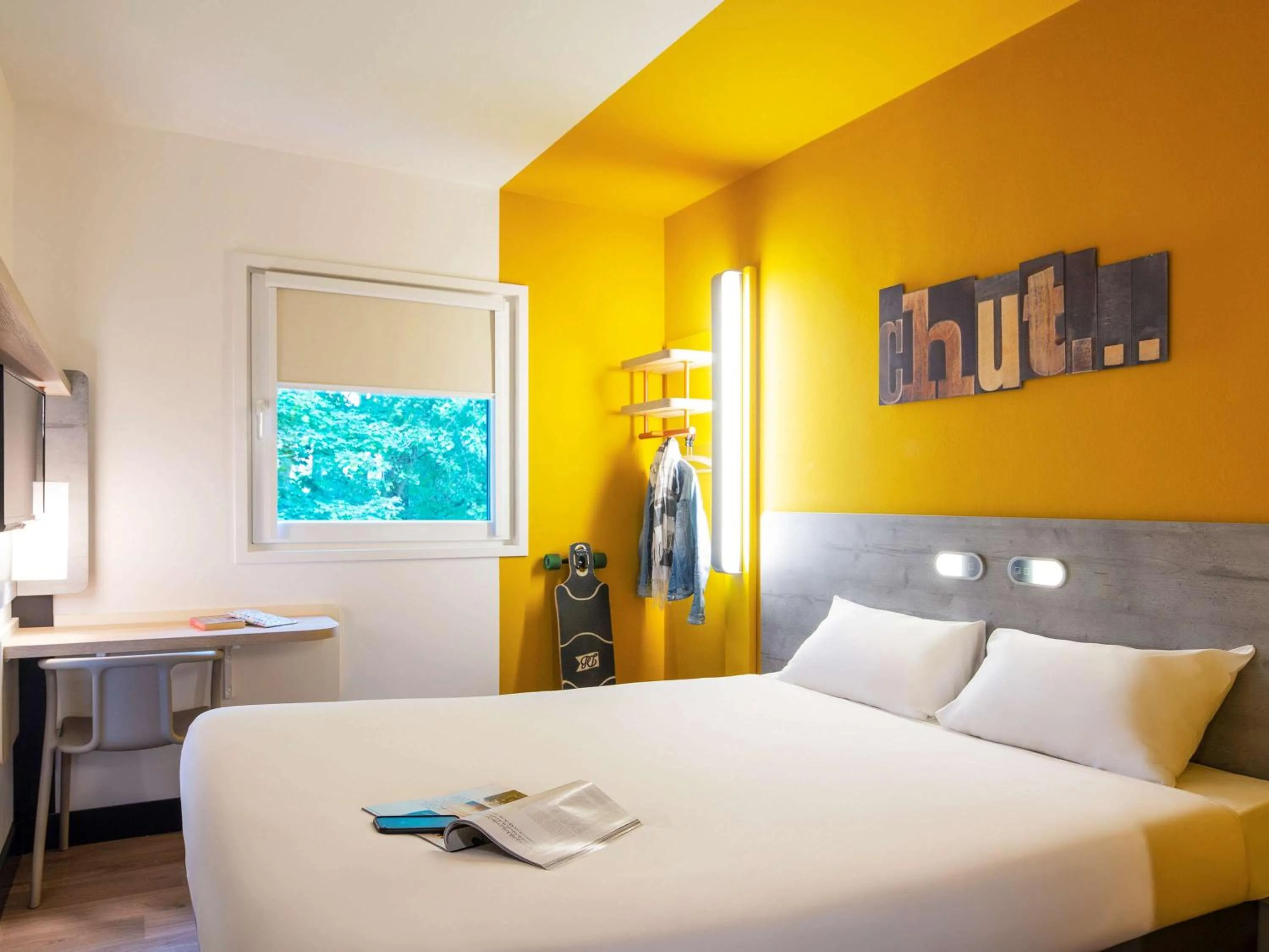 Photo of the whole room, Bed in ibis budget Amsterdam Airport