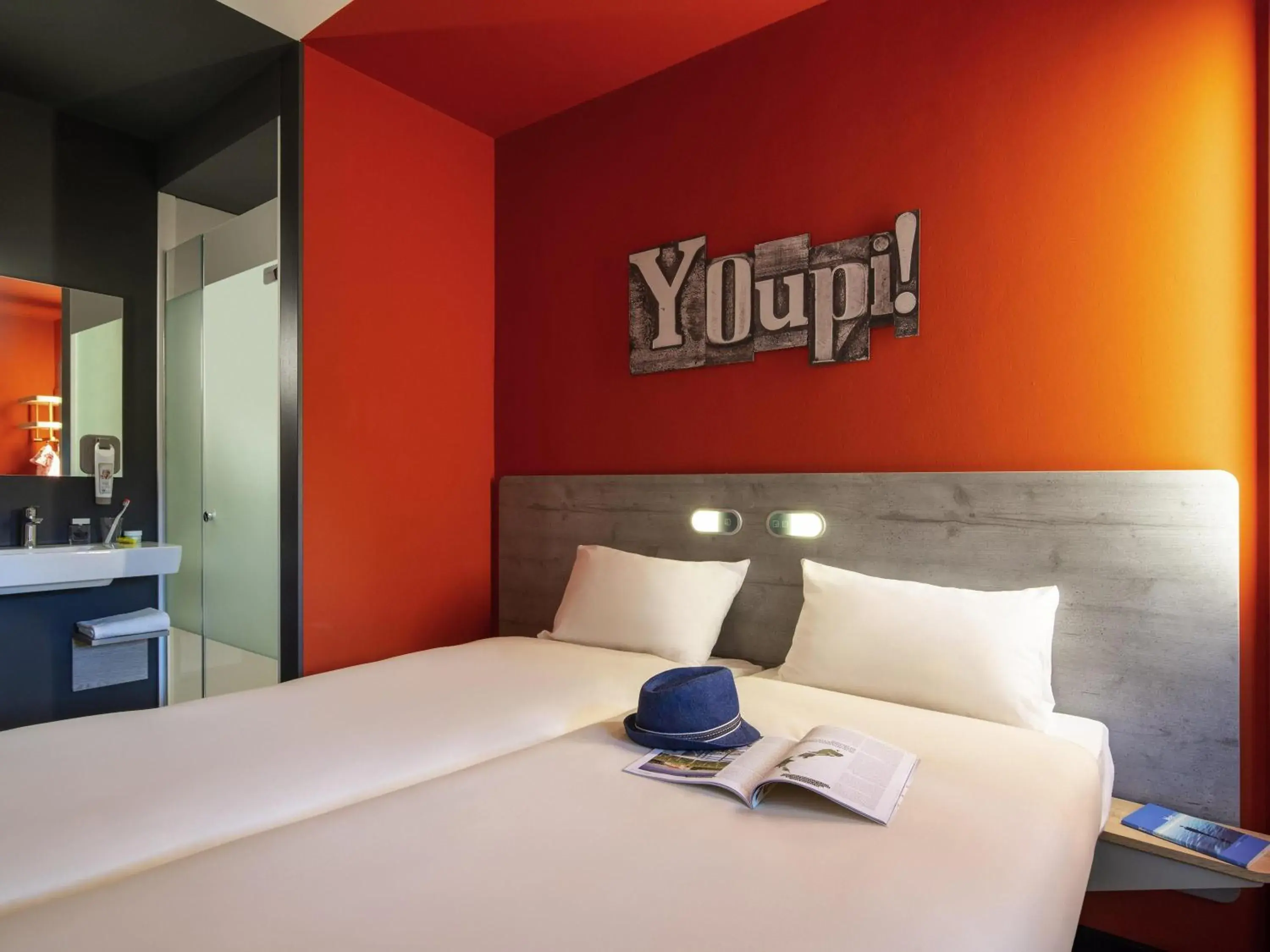 Standard Twin Room in ibis budget Amsterdam Airport Standard Twin Room in ibis budget Amsterdam Airport