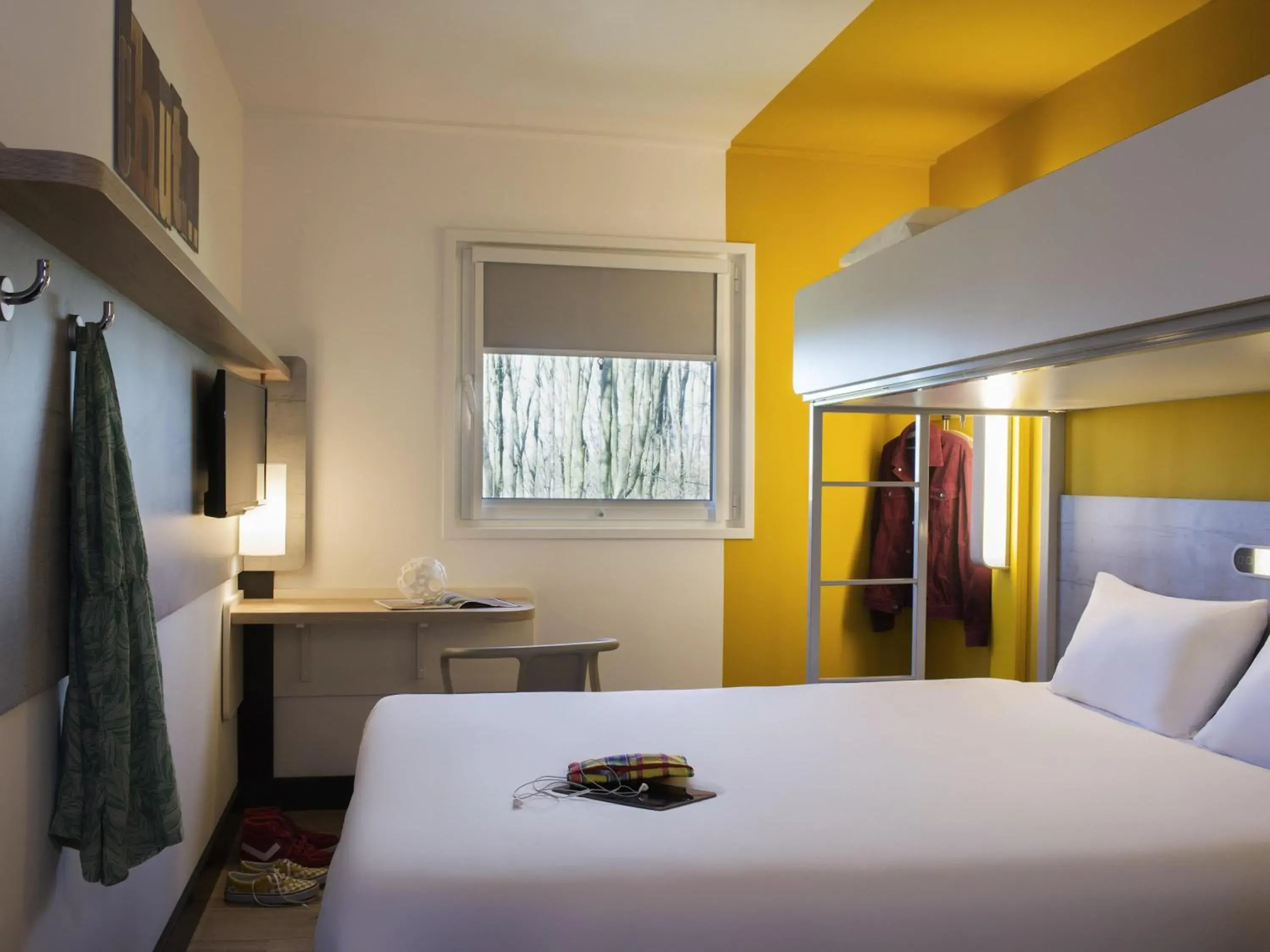 Standard Room with One Double Bed and One Bunk Bed in ibis budget Amsterdam Airport Standard Room with One Double Bed and One Bunk Bed in ibis budget Amsterdam Airport