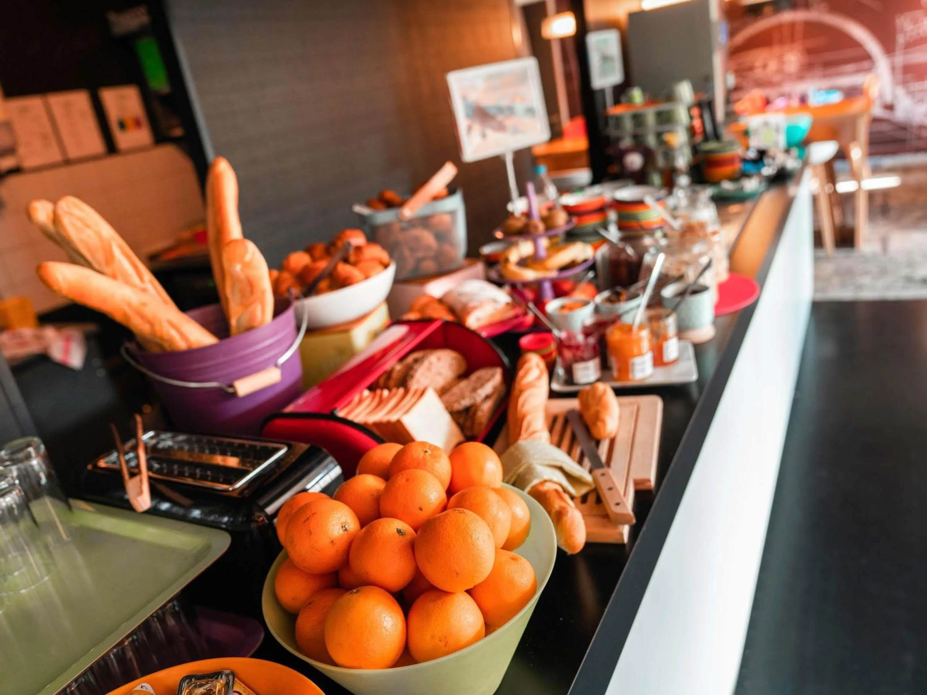 Restaurant/places to eat in ibis Styles Paris Velizy