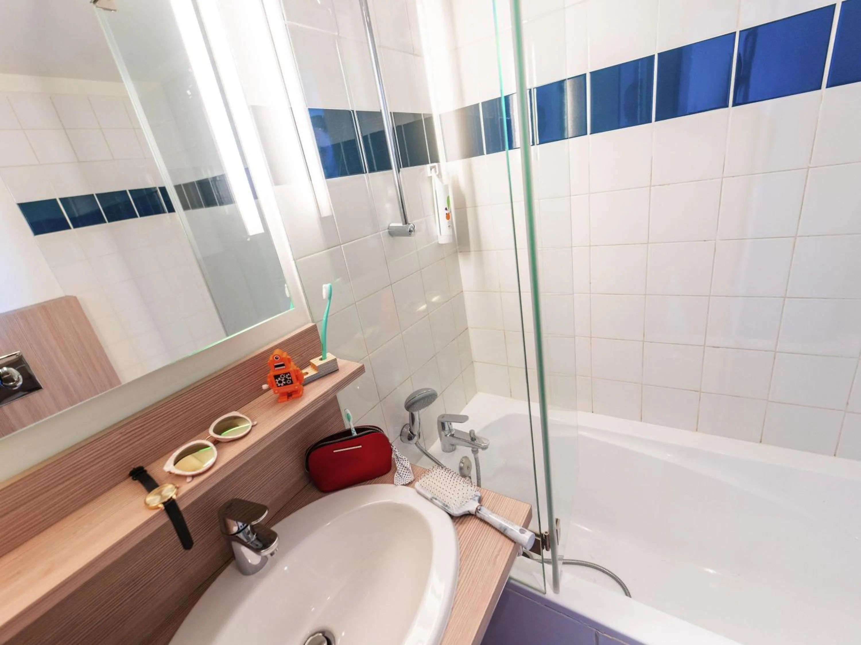 Bedroom in ibis Styles Paris Velizy