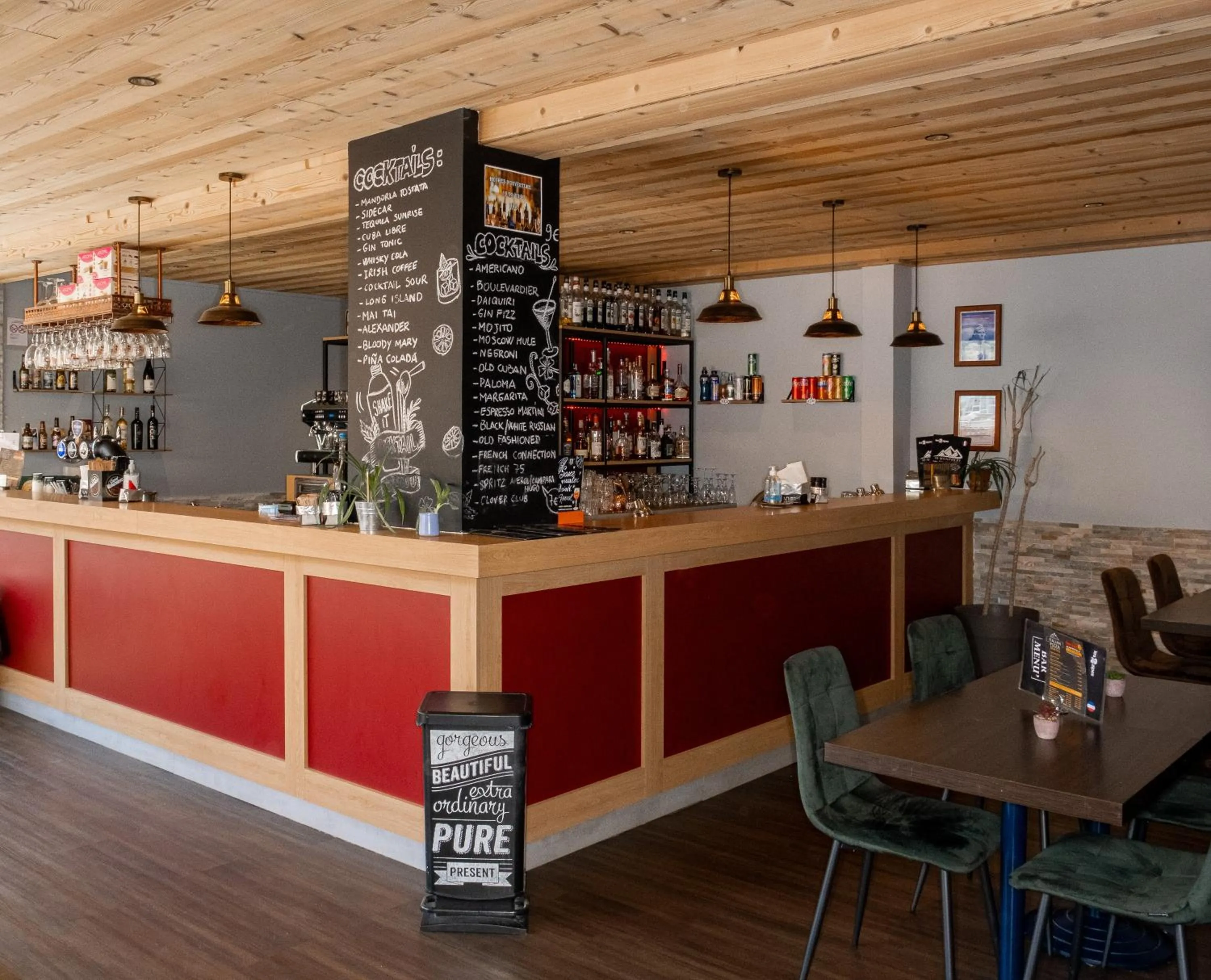 Lounge or bar in Atmosphere Hotel