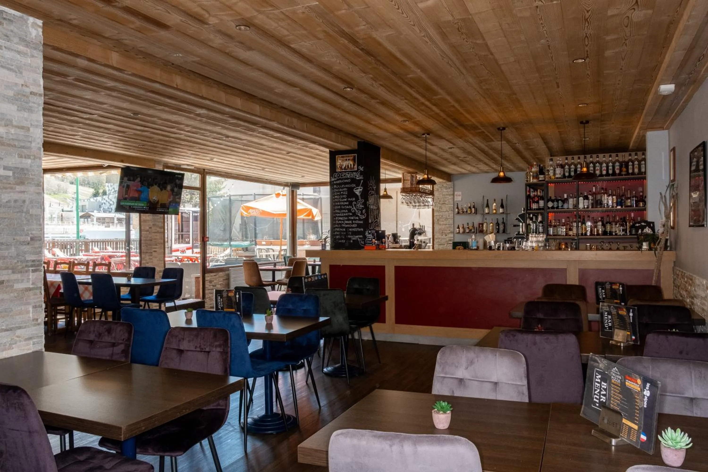 Lobby or reception in Atmosphere Hotel