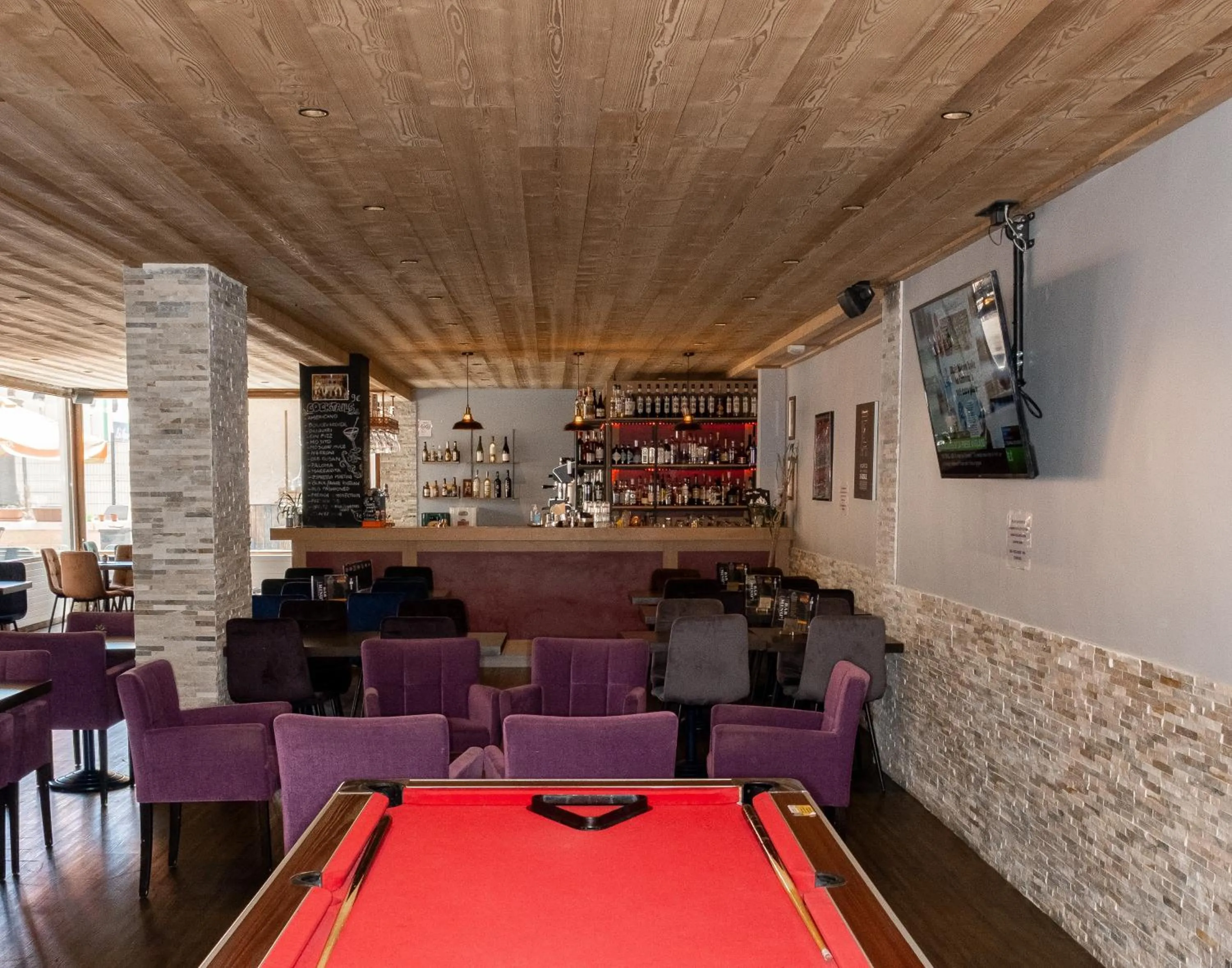 Lounge or bar in Atmosphere Hotel