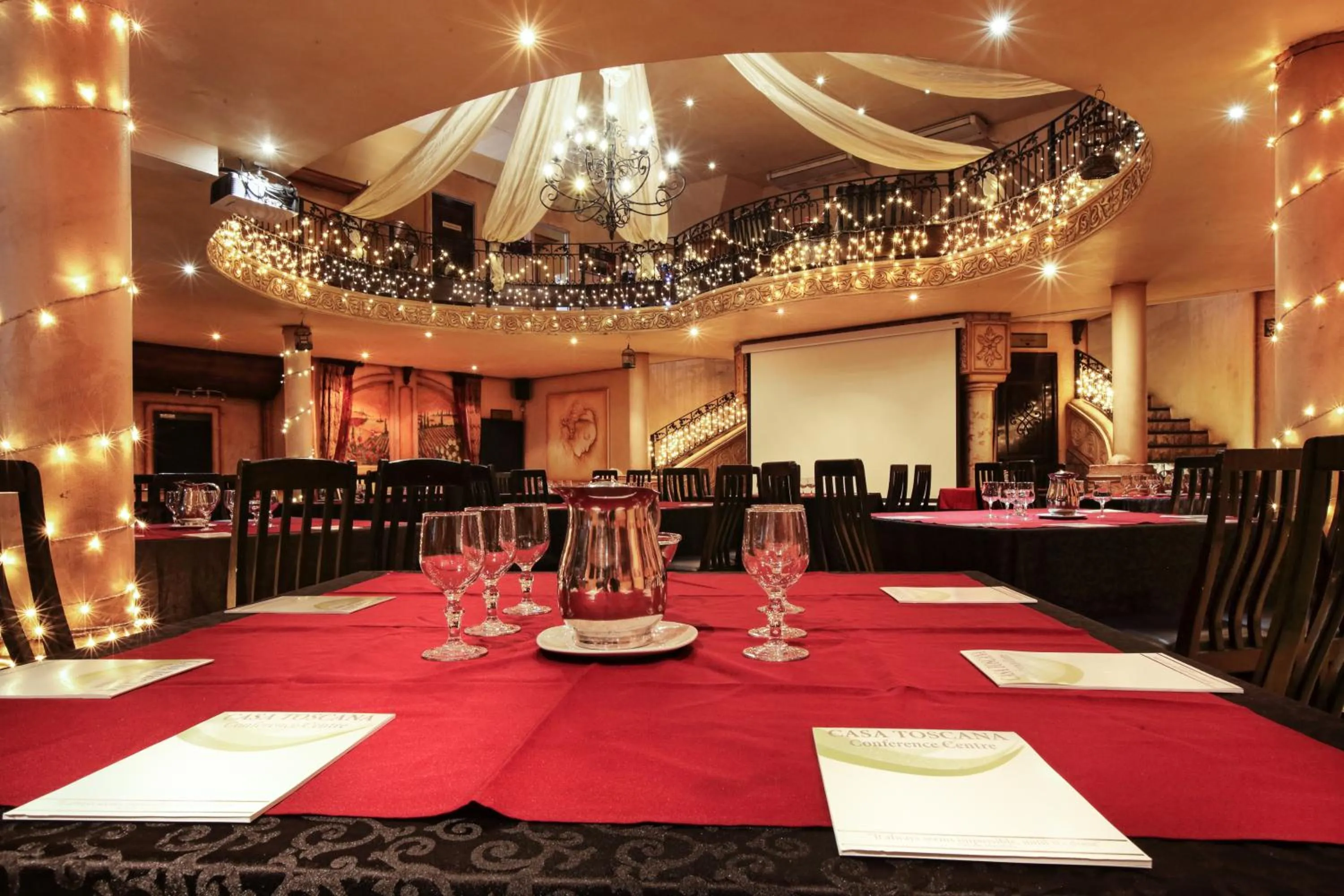 Meeting/conference room in Casa Toscana Lodge