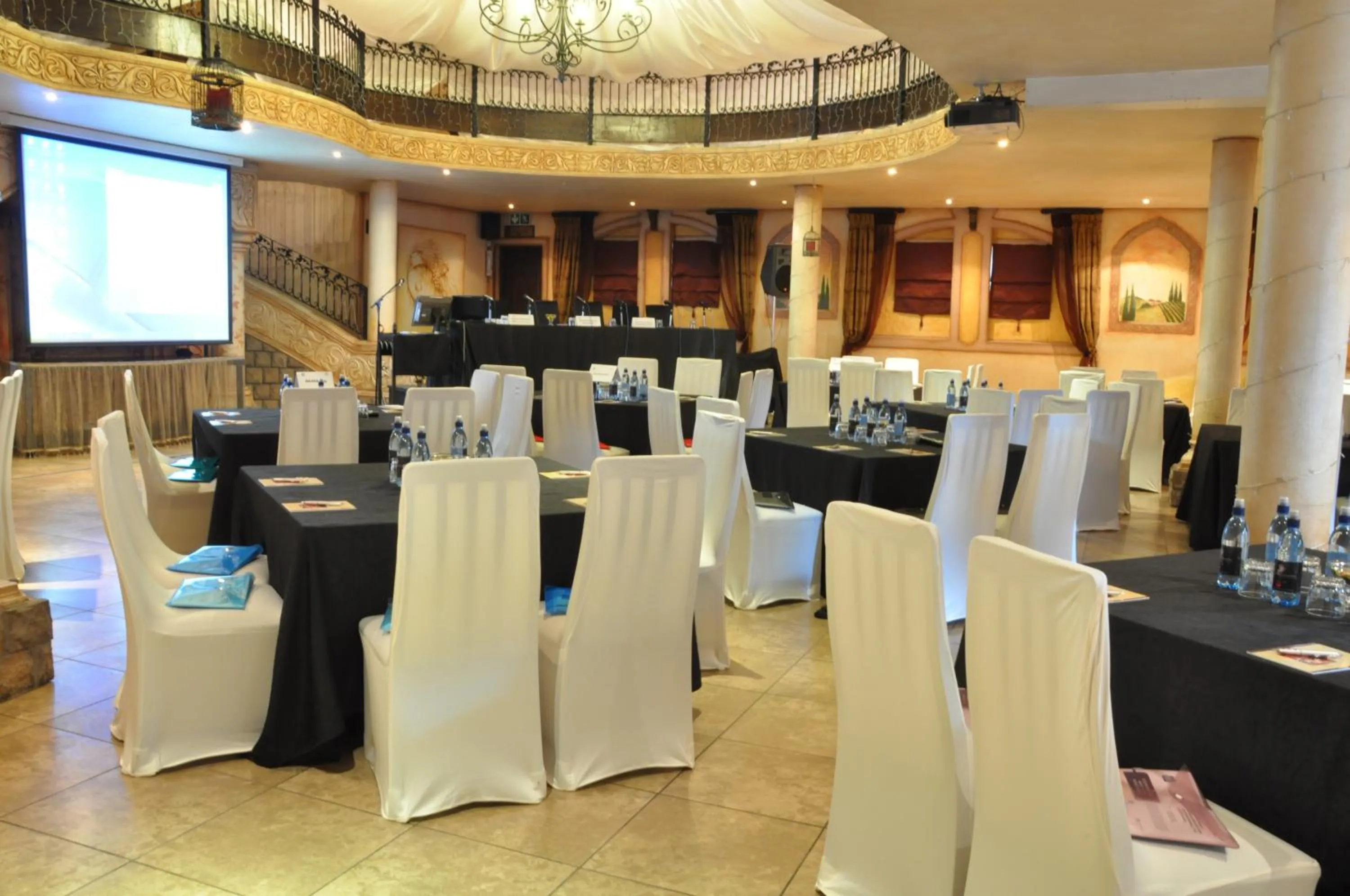 Banquet/Function facilities in Casa Toscana Lodge