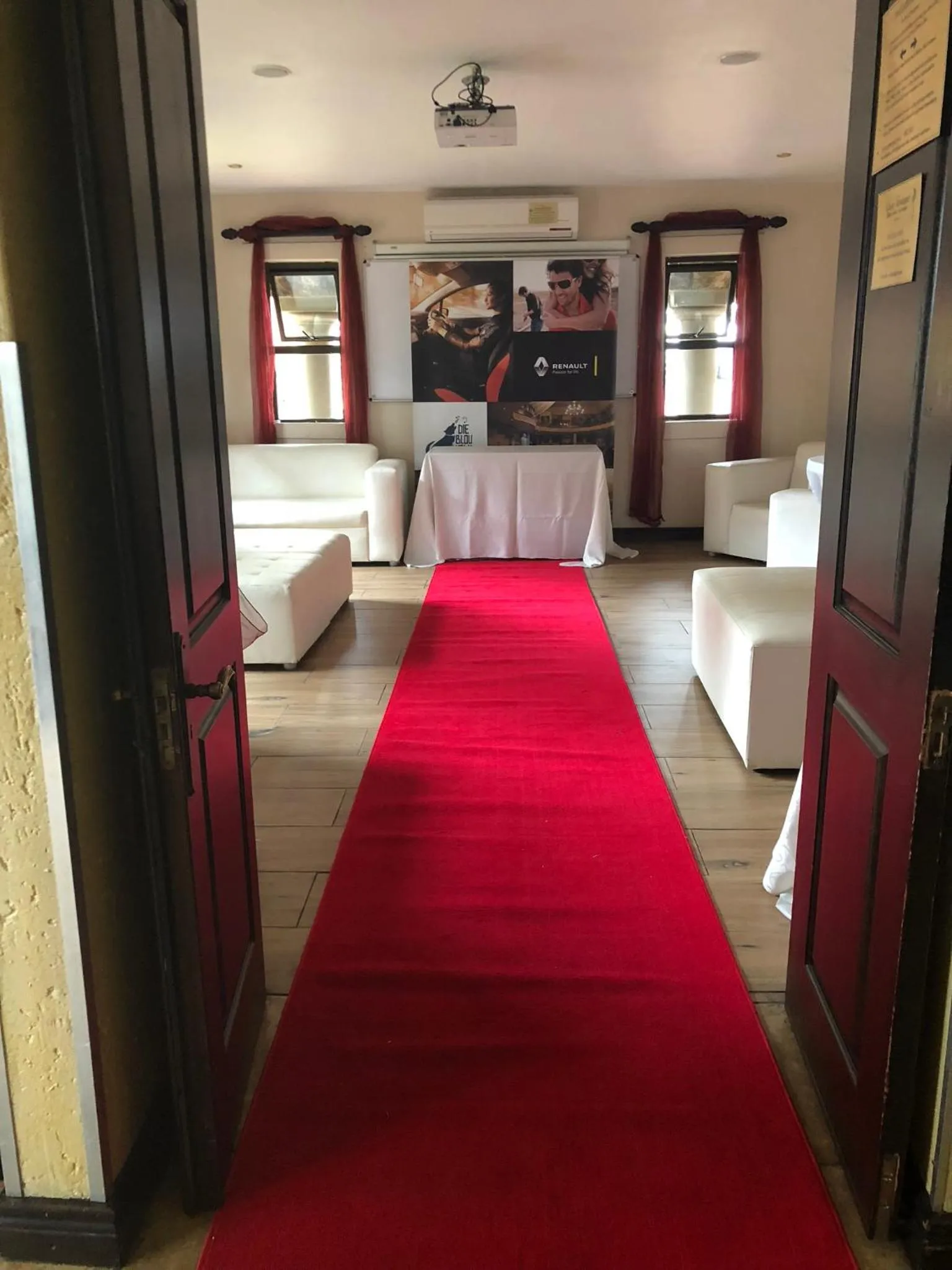 Meeting/conference room, Bed in Casa Toscana Lodge