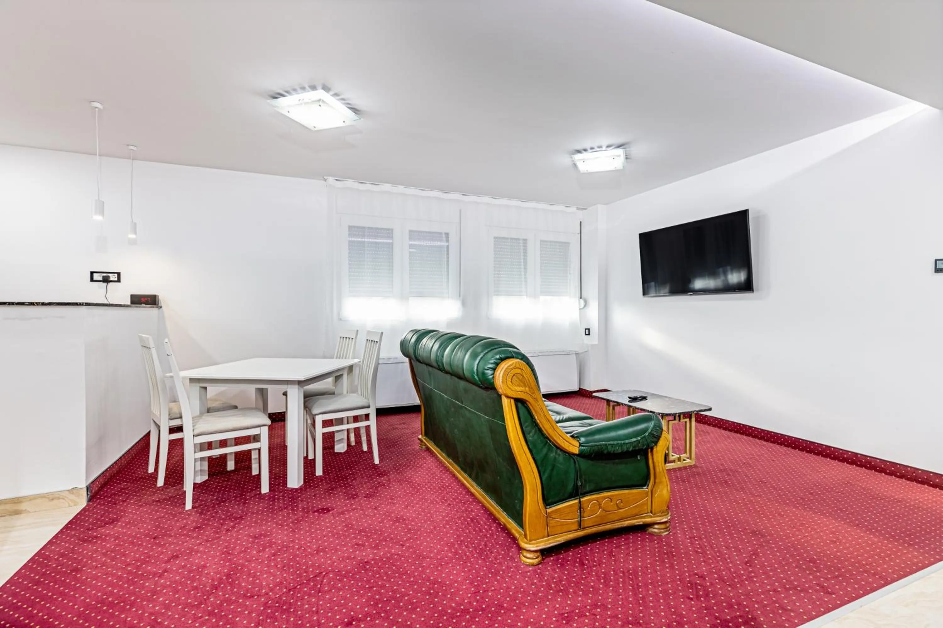 TV and multimedia in ForS Resort & Spa